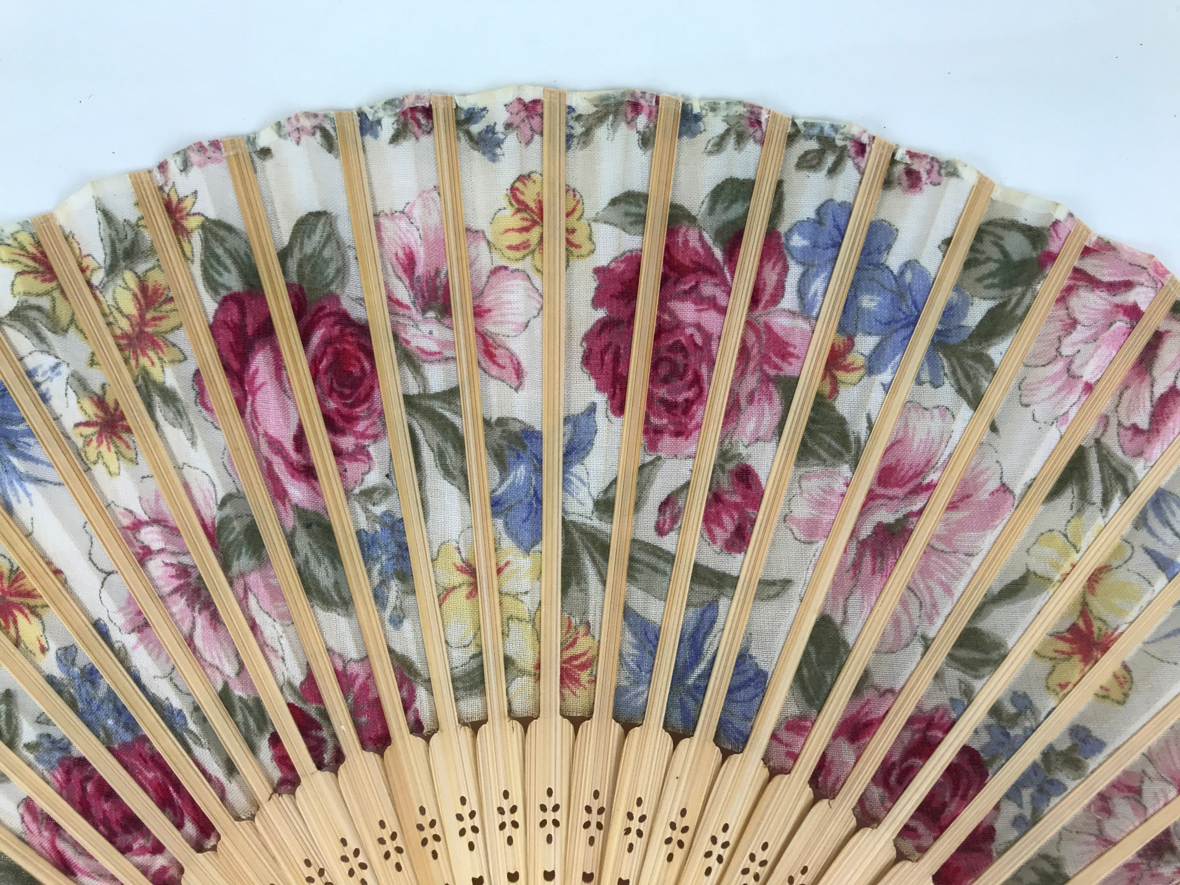 Japanese Fabric Folding Fan Sensu Vtg Bamboo Frame Floral Medley Roses 4D920