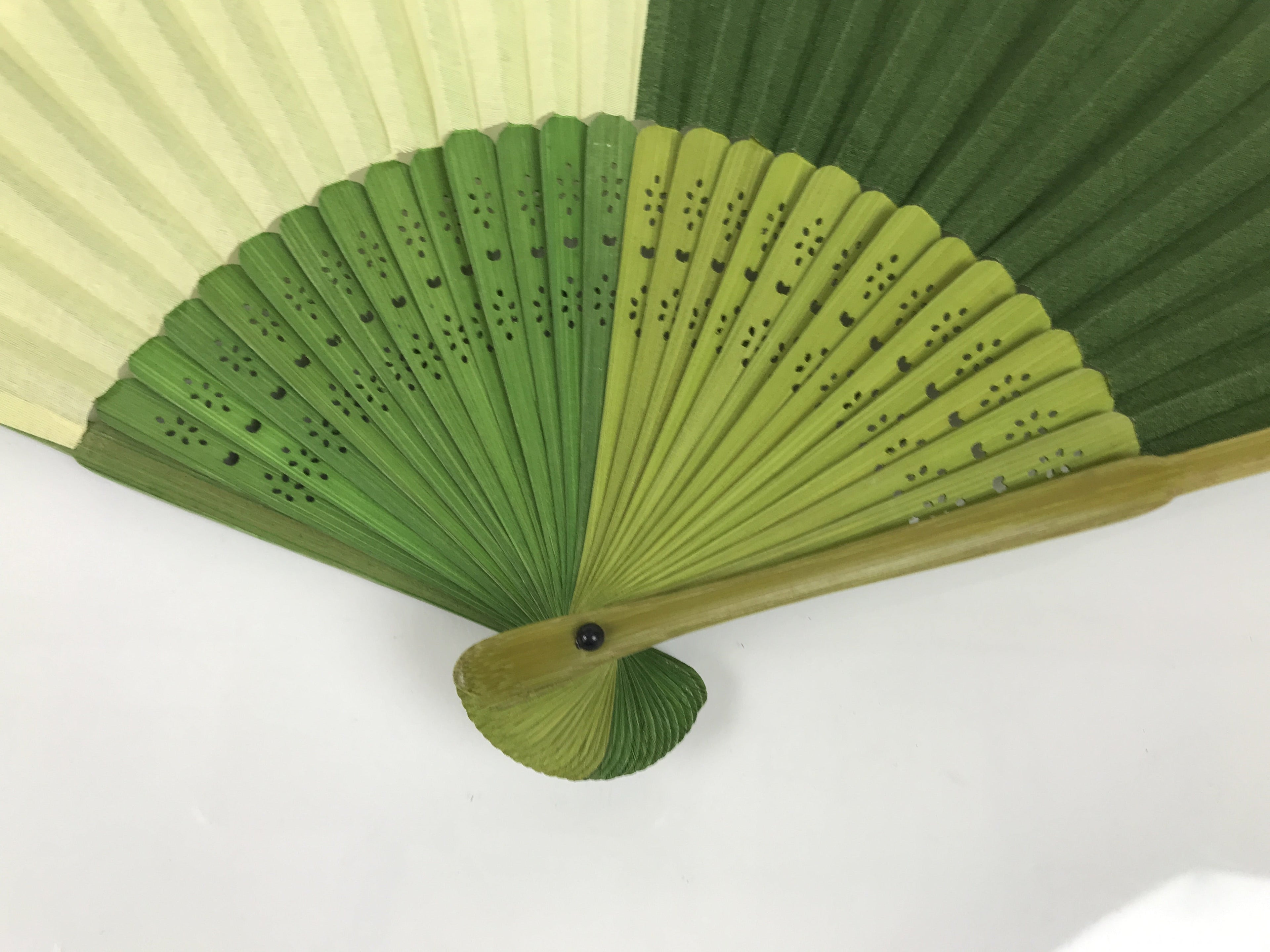 Japanese Fabric Folding Fan Sensu Vtg Bamboo Frame Light Dark Green Block 5D4