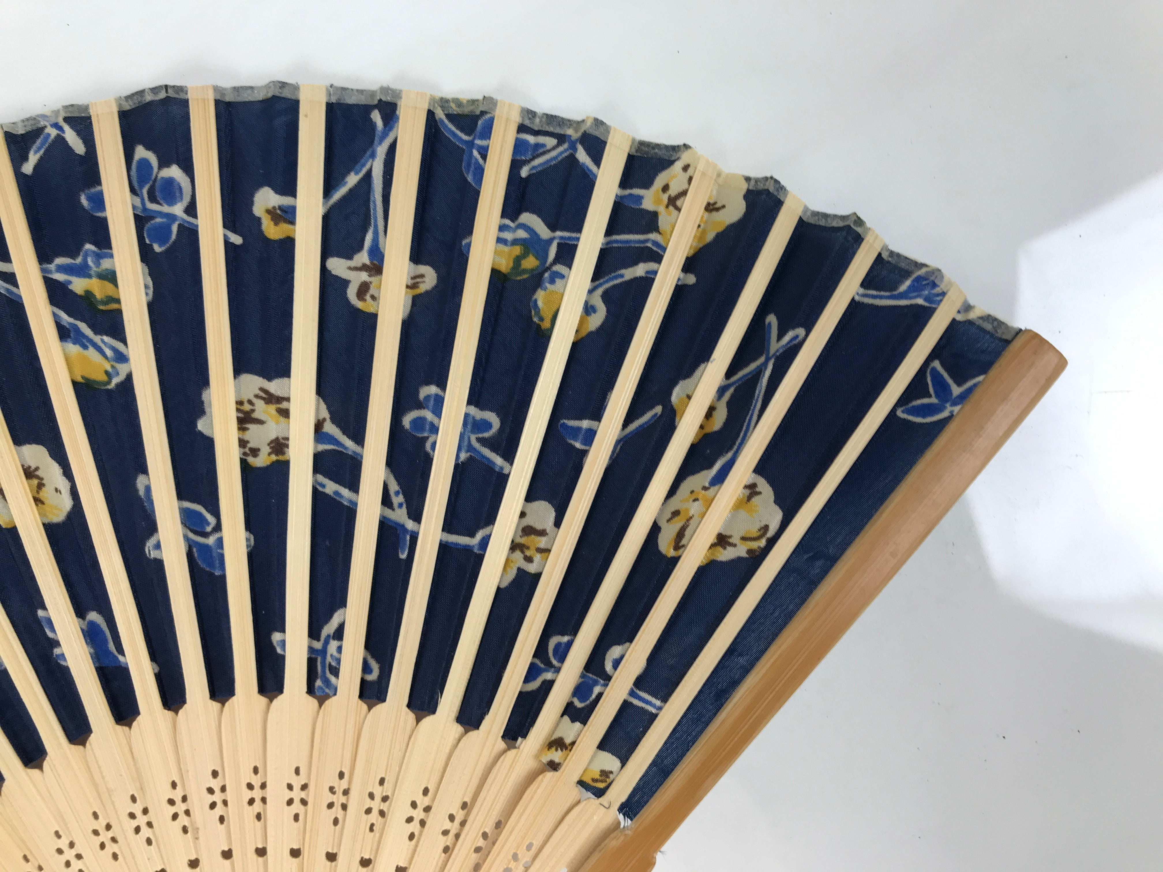 Japanese Fabric Folding Fan Sensu Vtg Bamboo Frame Navy Blue Yellow Flower 4D919