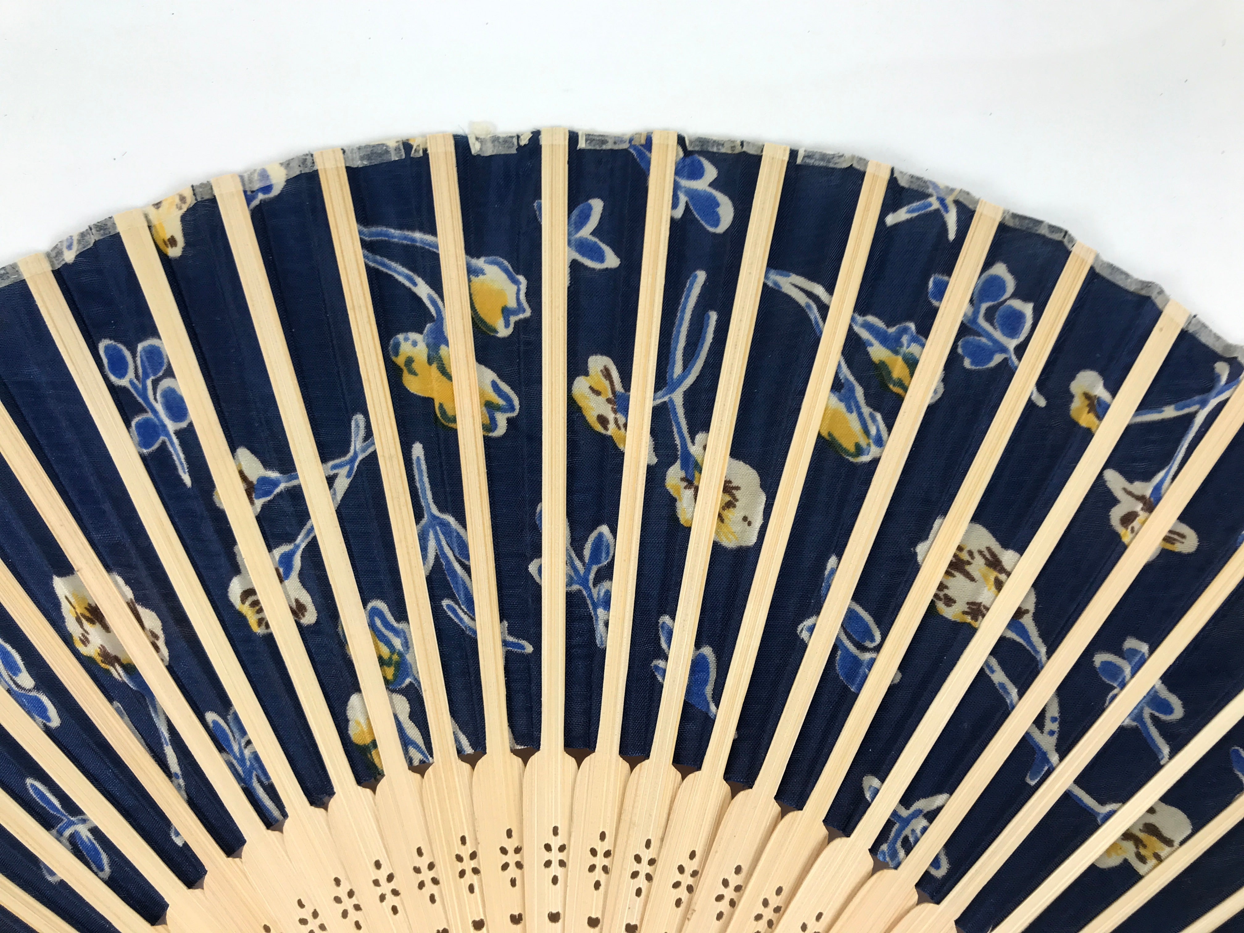 Japanese Fabric Folding Fan Sensu Vtg Bamboo Frame Navy Blue Yellow Flower 4D919