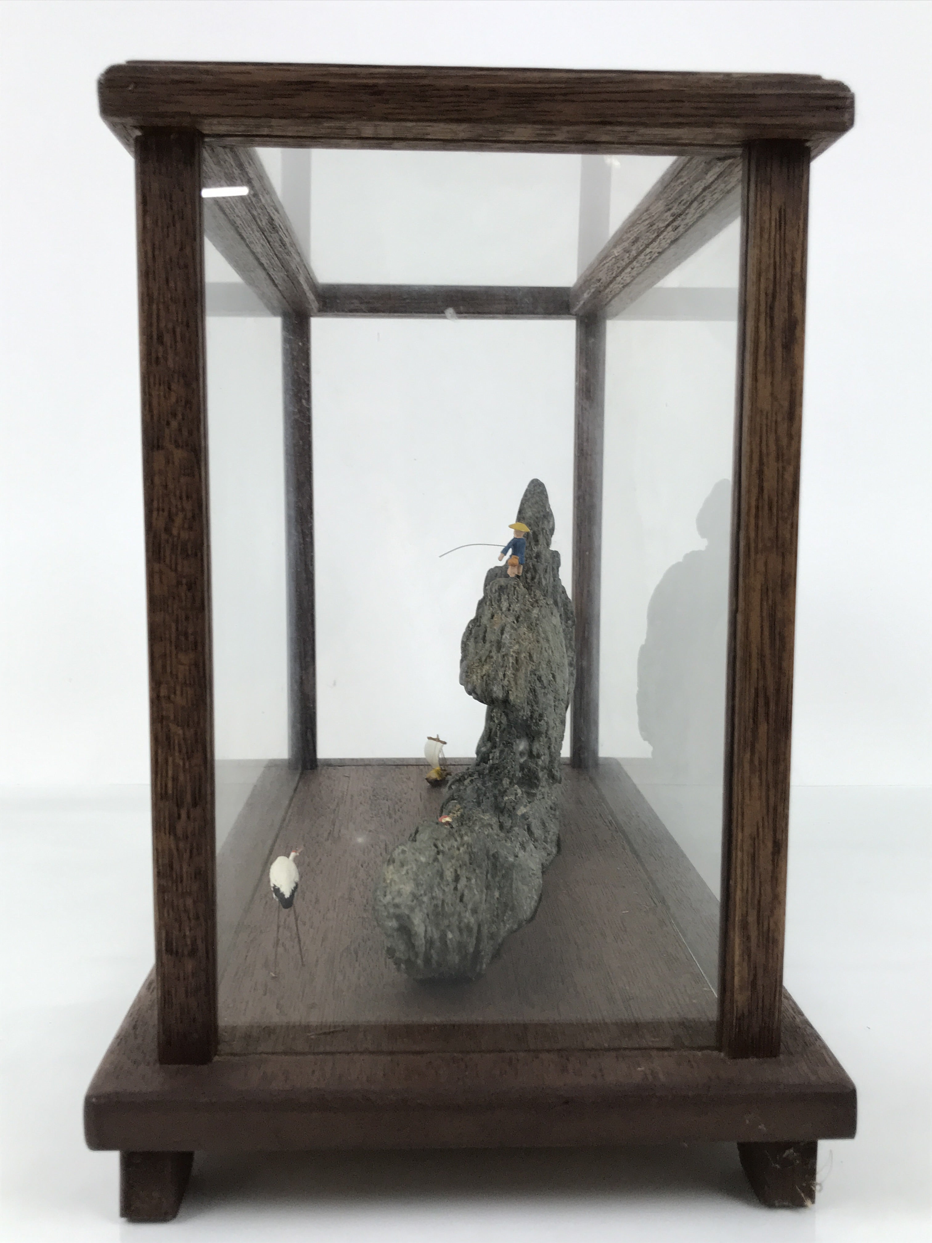 Japanese Fisherman Figurine Vtg Seaside Crab Crane Rock Glass Case Display ST93