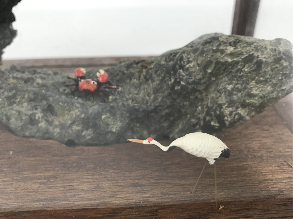Japanese Fisherman Figurine Vtg Seaside Crab Crane Rock Glass Case Display ST93
