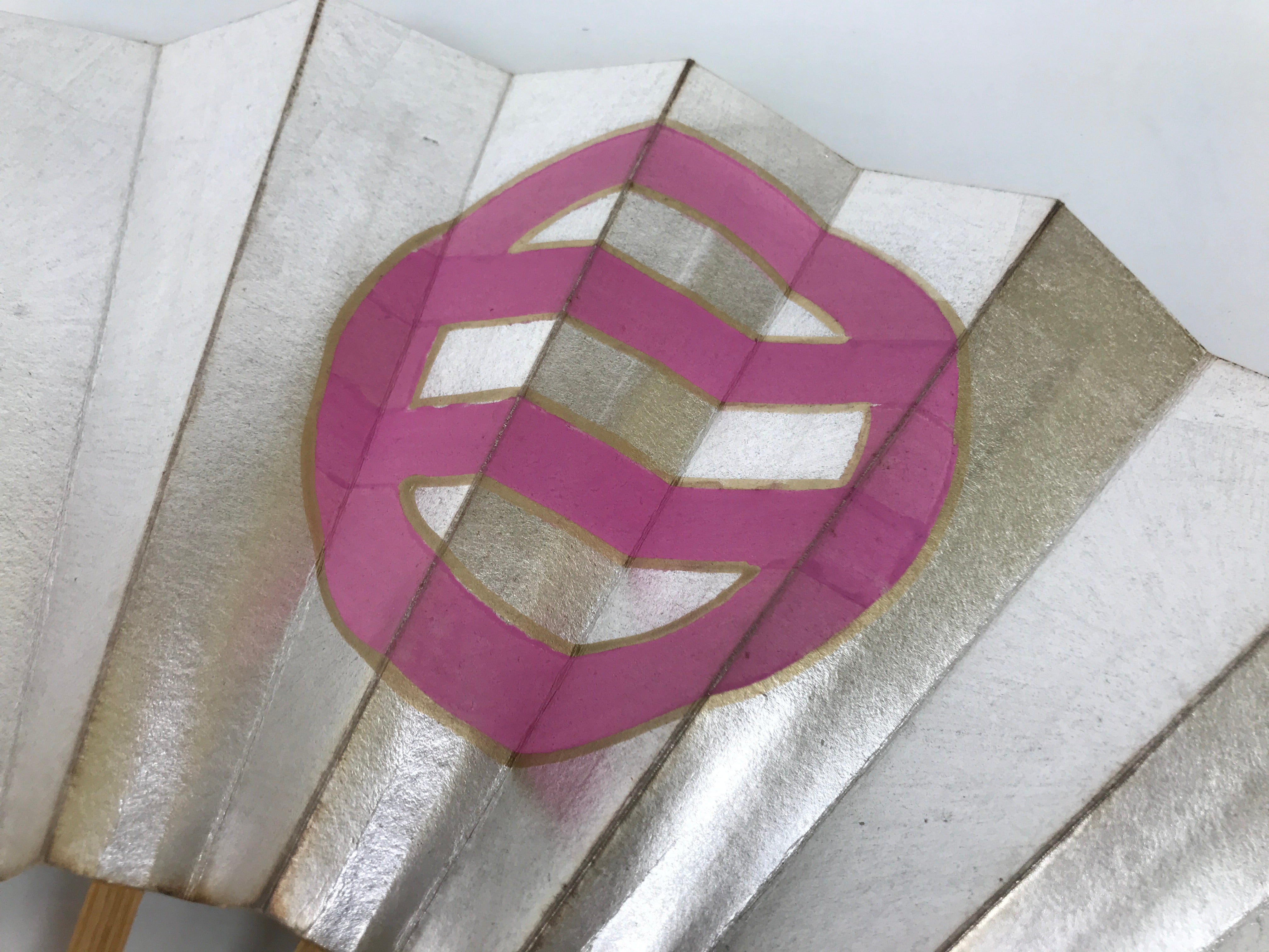 Japanese Folding Fan Maisen Sensu Vtg Bamboo Frame Gold Foil Red Mon Crest 4D893