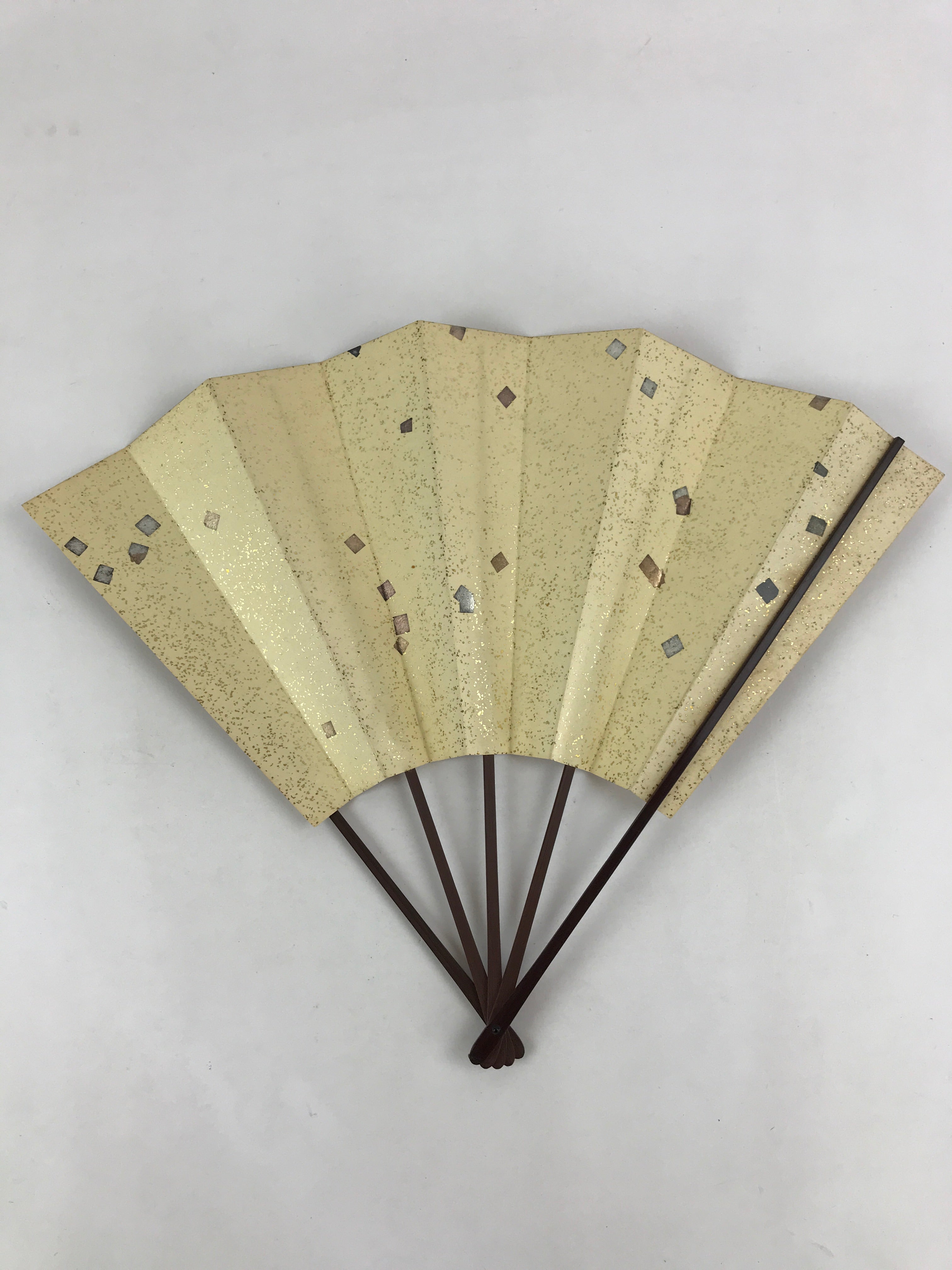 Arts & Decoration Japanese Folding Fan Sensu Bamboo Frame Swirls Light Brown Kanji Red Seal 4D678