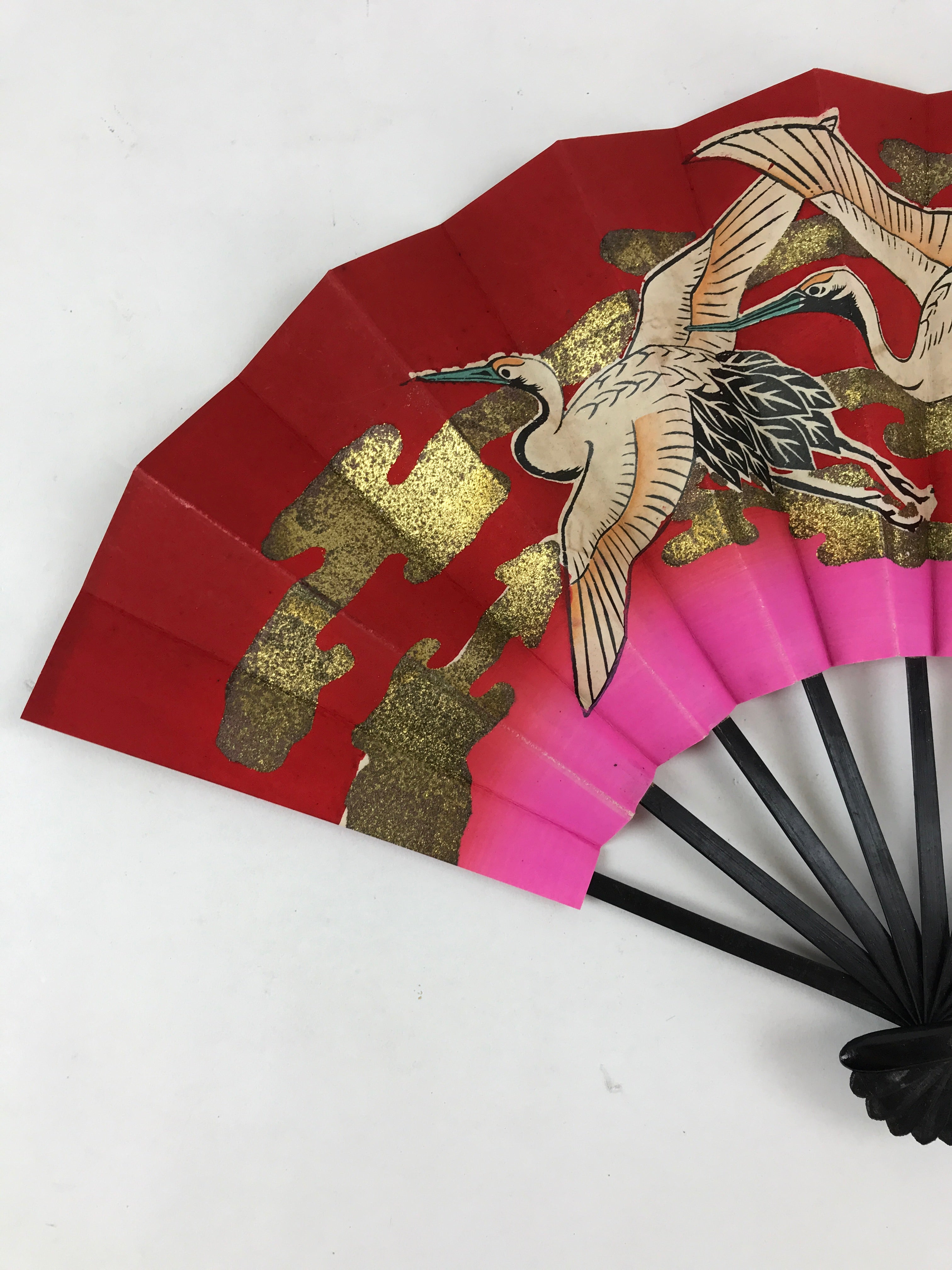 https://chidorivintage.com/cdn/shop/files/Japanese-Folding-Fan-Sensu-Vtg-Bamboo-Frame-Cranes-Lucky-Red-Gold-Pink-4D639-4.jpg?v=1690399324