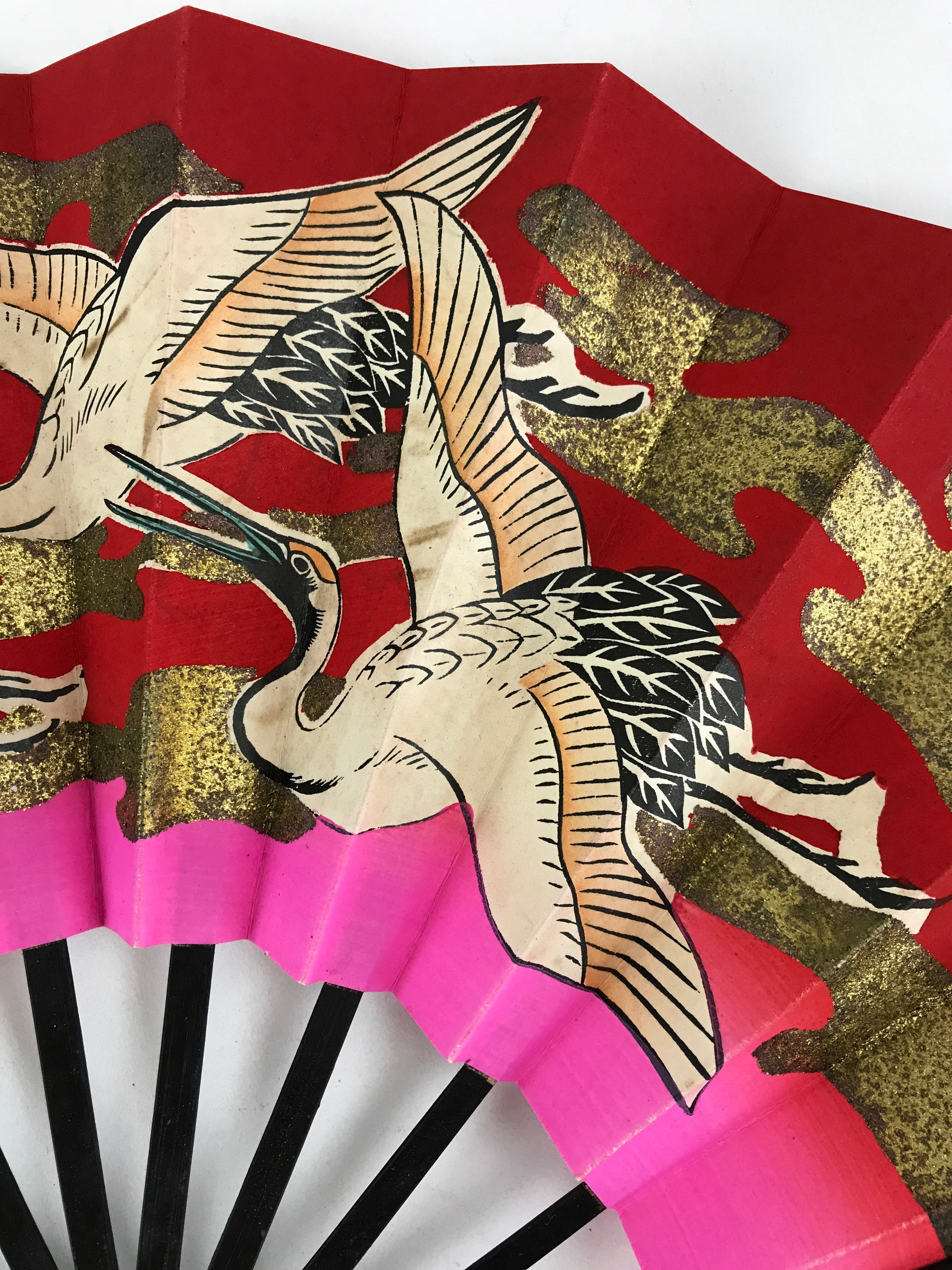 https://chidorivintage.com/cdn/shop/files/Japanese-Folding-Fan-Sensu-Vtg-Bamboo-Frame-Cranes-Lucky-Red-Gold-Pink-4D639-7.jpg?v=1690399342
