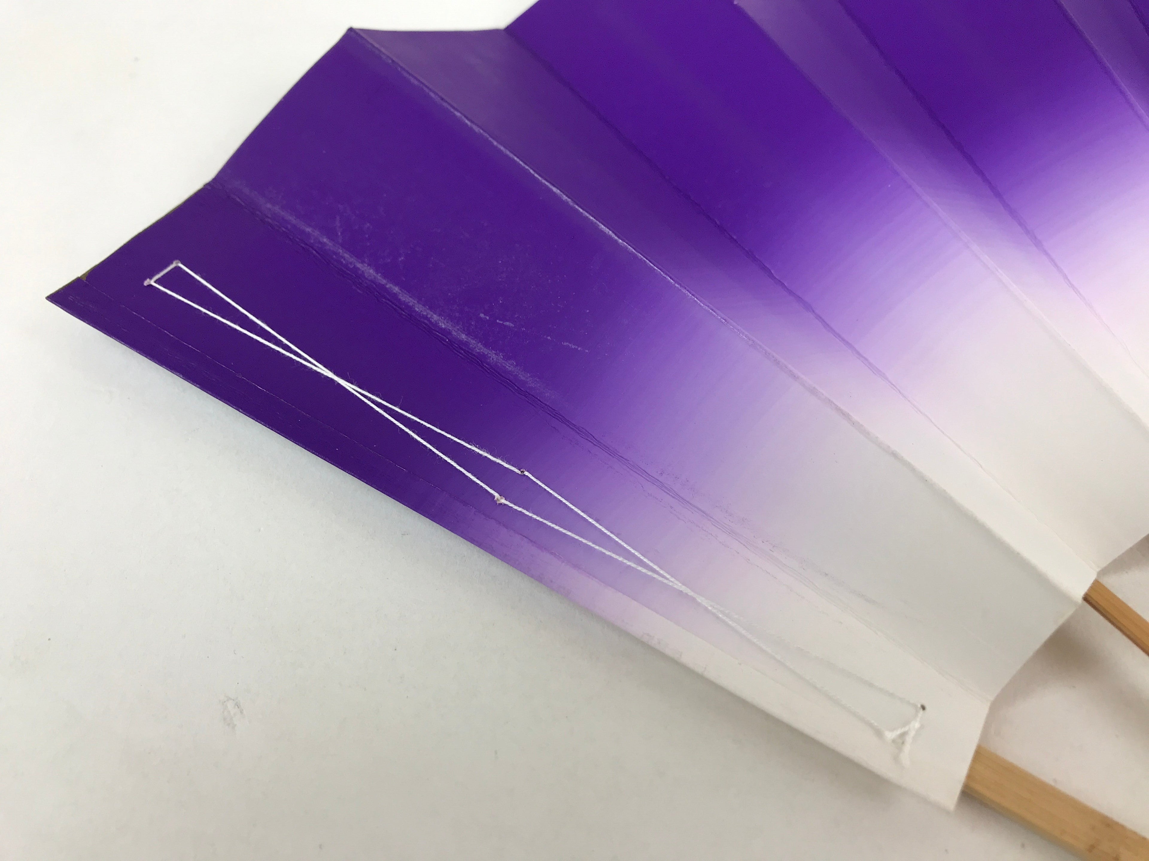 Japanese Folding Fan Sensu Vtg Bamboo Frame Purple White Gradation W/ Box 4D697
