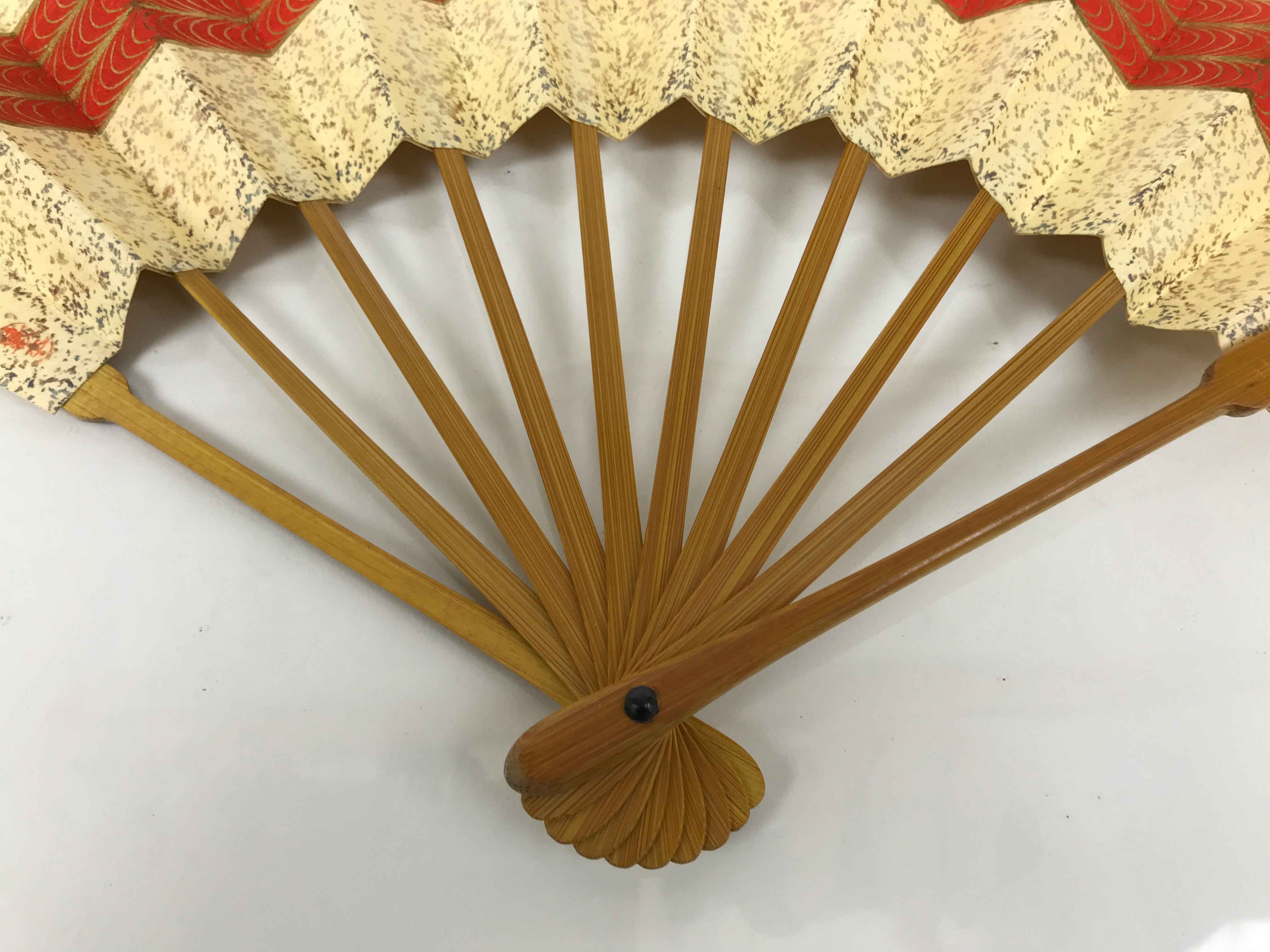 Japanese Folding Fan Sensu Vtg Bamboo Frame Red Beige Gold Waves Pattern 4D892