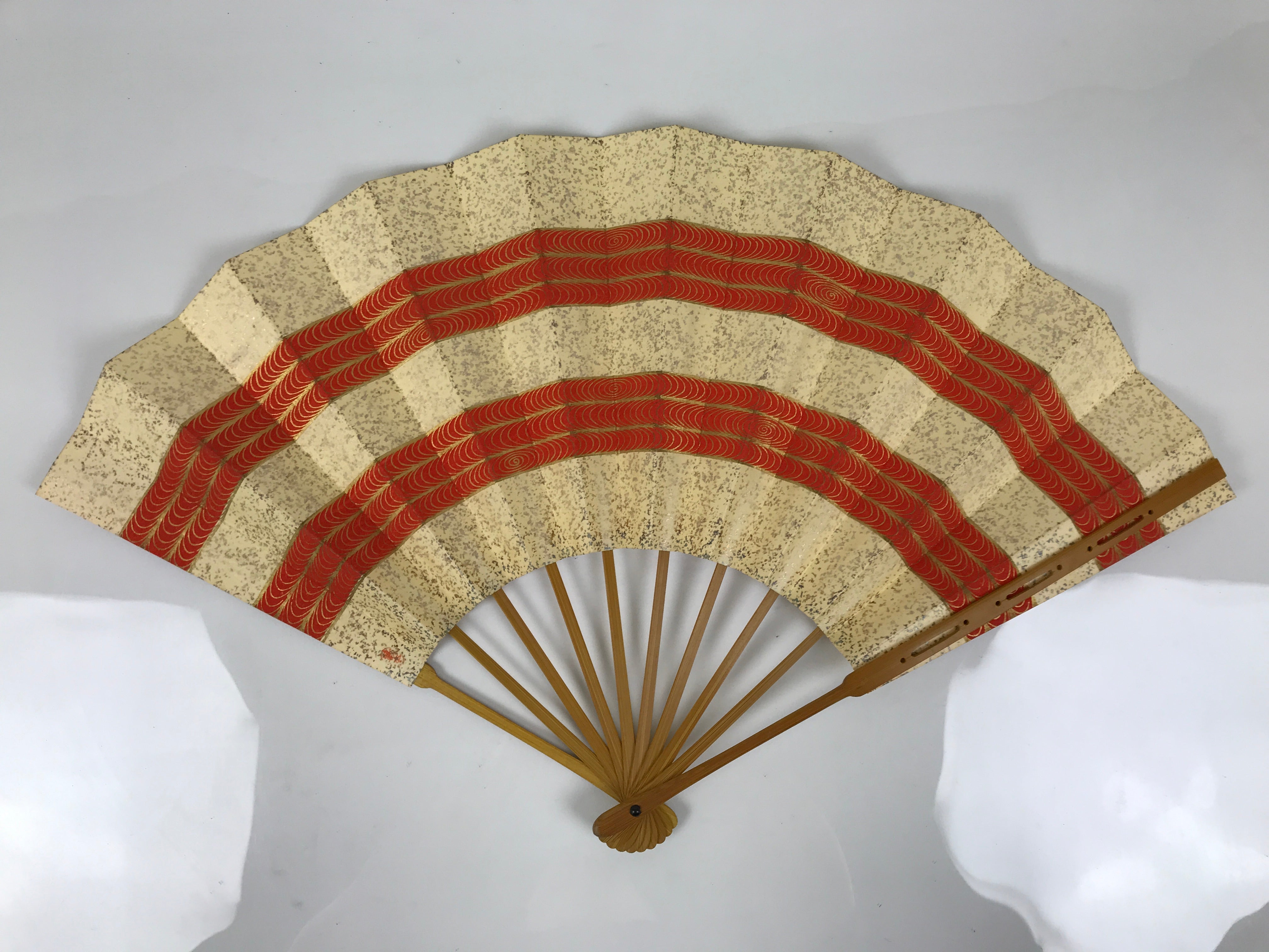 Japanese Folding Fan Sensu Vtg Bamboo Frame Red Beige Gold Waves Pattern 4D892