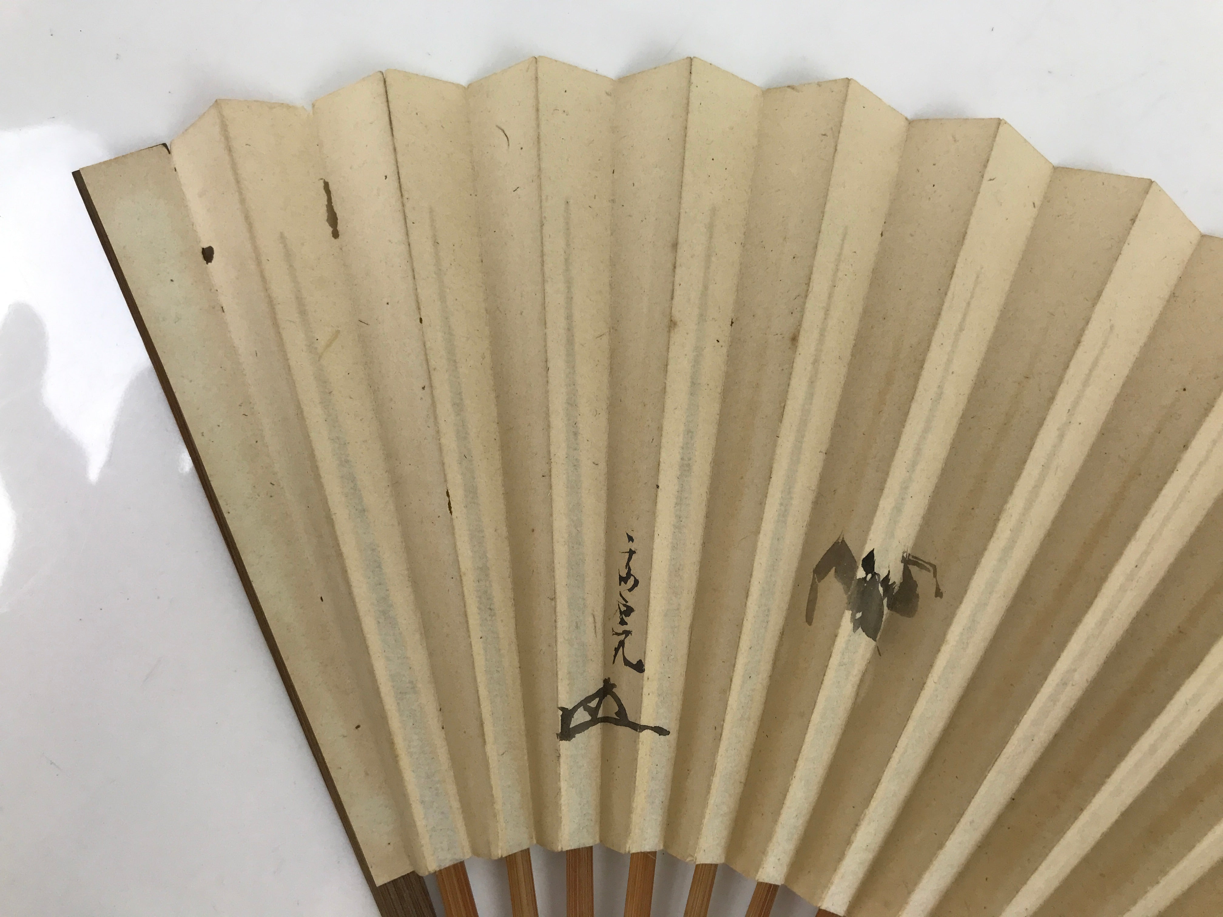 Japanese Folding Fan Sensu Vtg Bamboo Frame Subtle Insect Design Beige 4D798