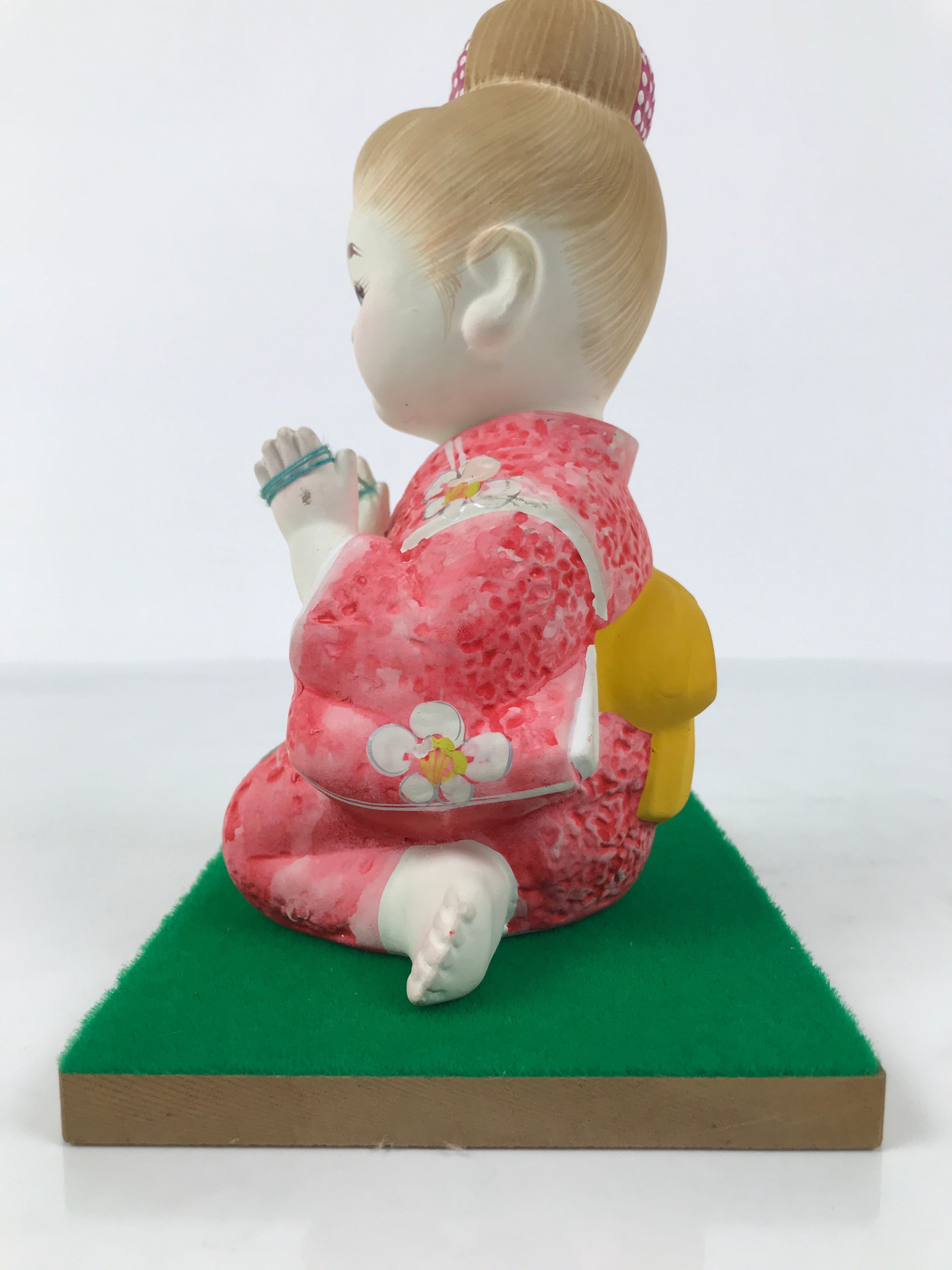 Japanese Girl Playing Ayatori Clay Doll Ningyo Figurine Pink Kimono w/Stand ST90