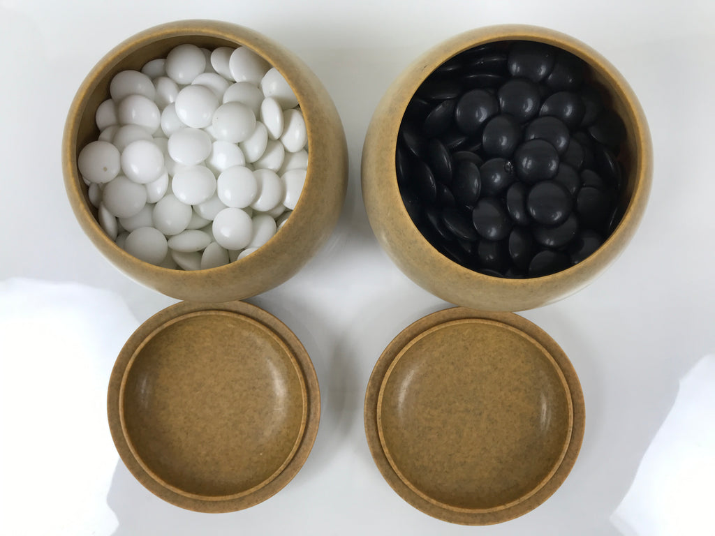 Japanese Go Stone Goishi Game Pieces Set Vtg Igo Brown Resin Bowls Glass GO102