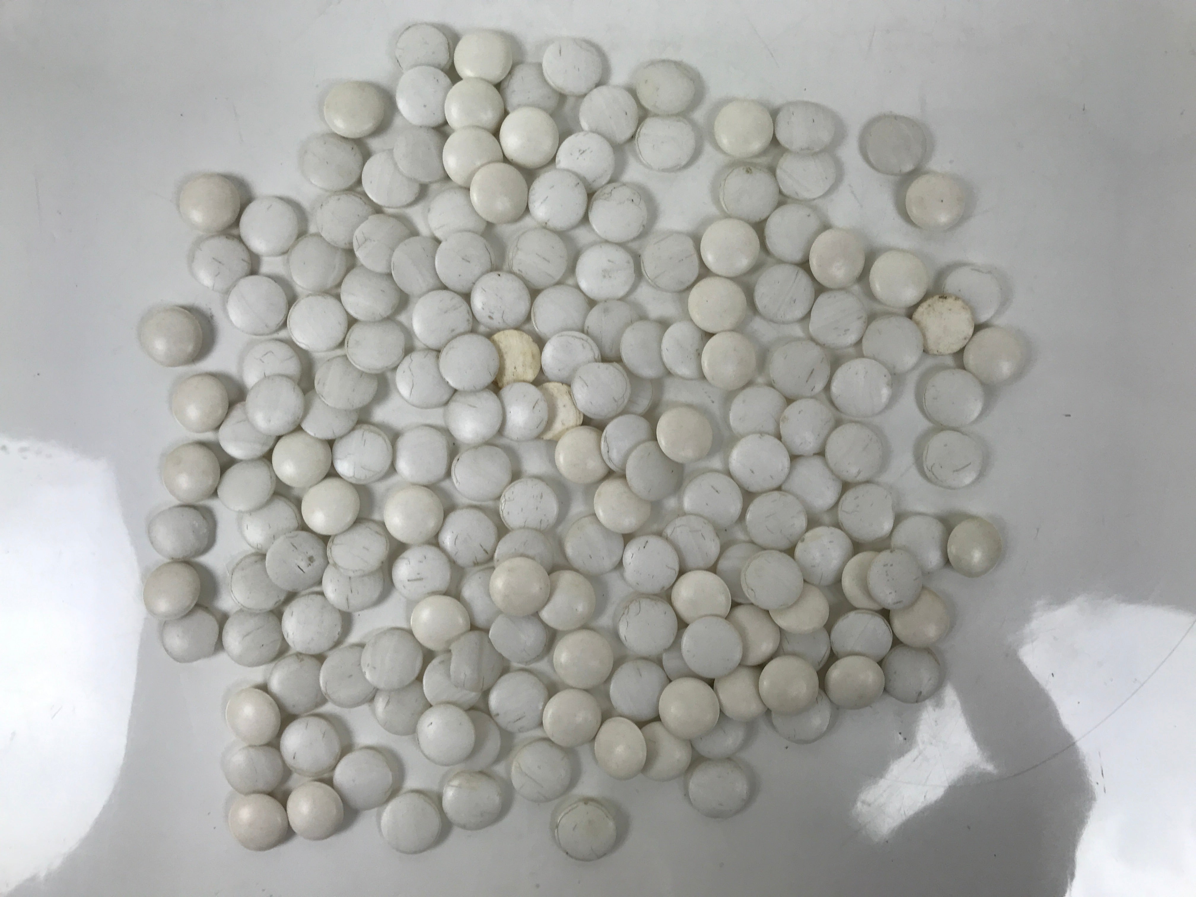 Japanese Go Stone Goishi Game Pieces Set Vtg Igo Brown Wood Bowls Glass GO100