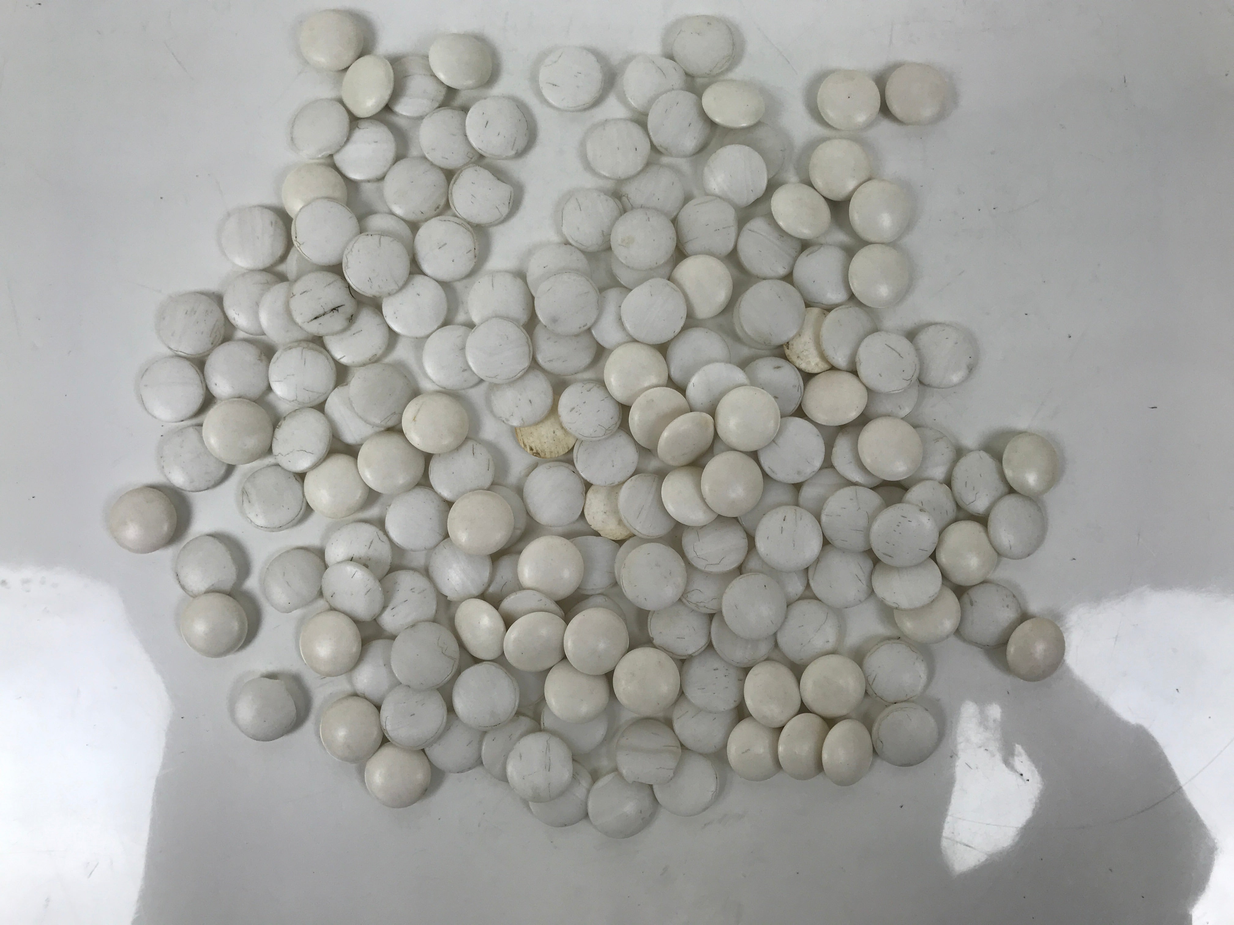 Japanese Go Stone Goishi Game Pieces Set Vtg Igo Brown Wood Bowls Glass GO100