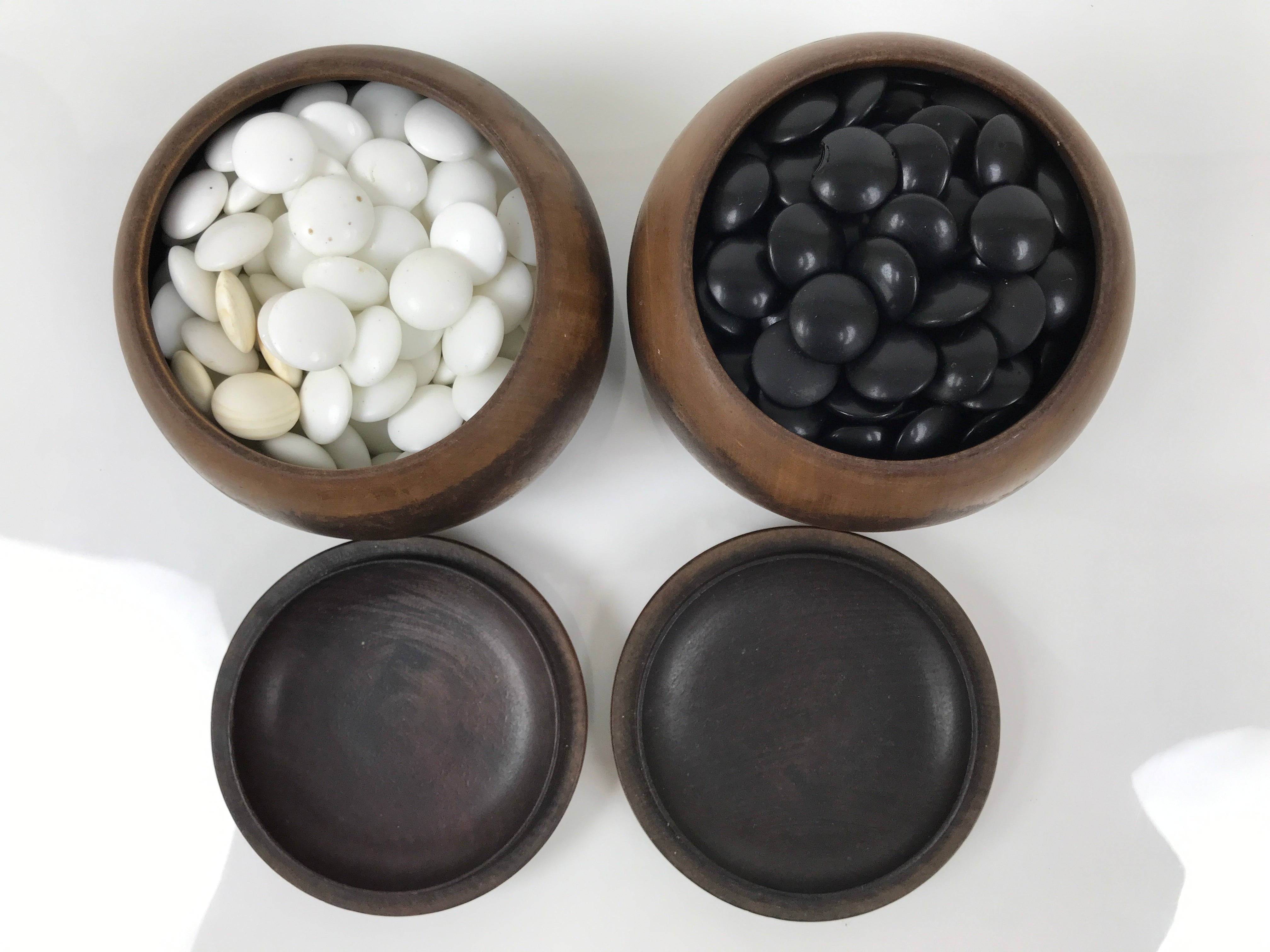 Japanese Go Stone Goishi Game Pieces Set Vtg Igo Brown Wood Bowls Glass GO103