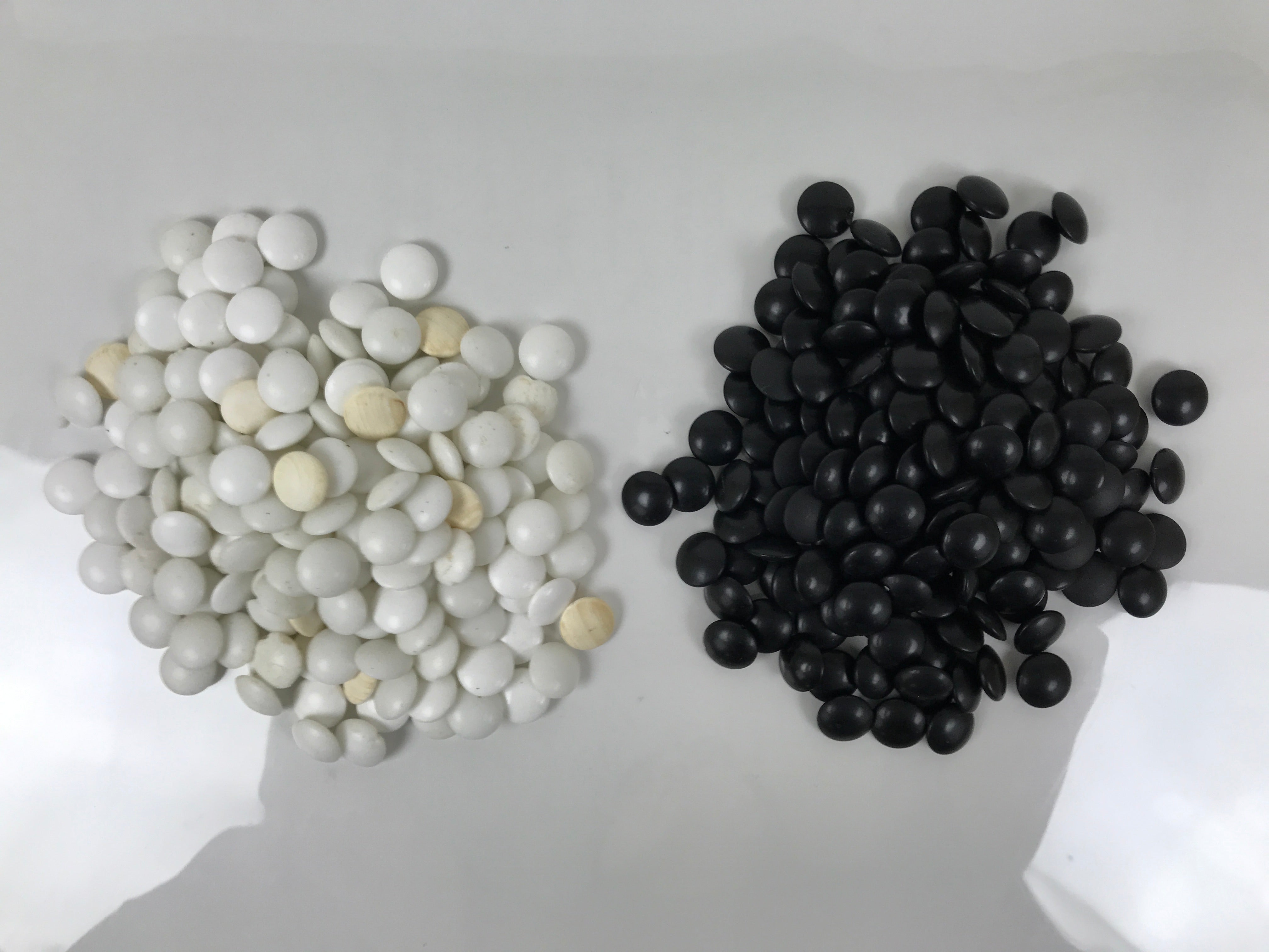 Japanese Go Stone Goishi Game Pieces Set Vtg Igo Brown Wood Bowls Glass GO103