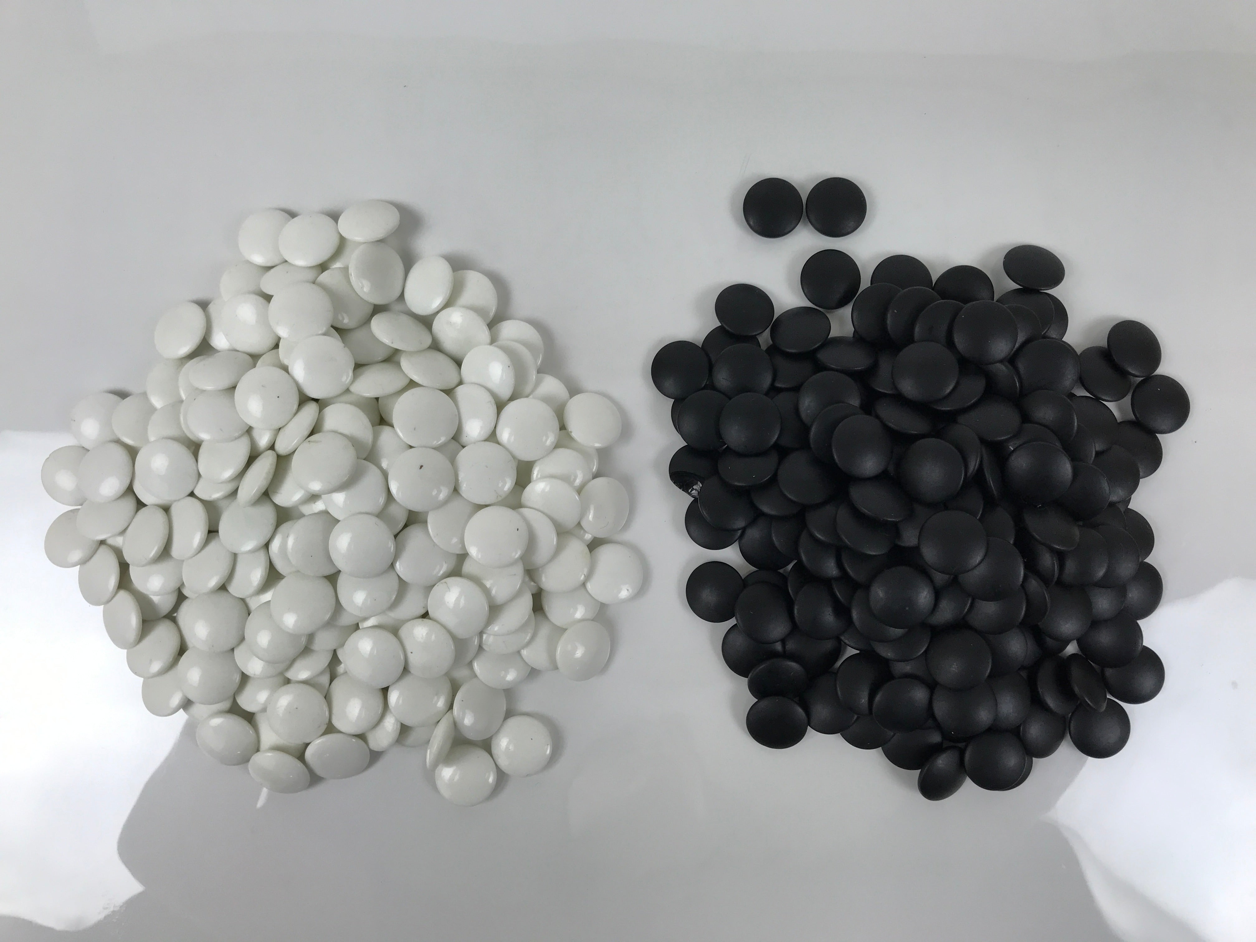 Japanese Go Stone Goishi Game Pieces Set Vtg Igo Brown Wood Bowls Glass GO104