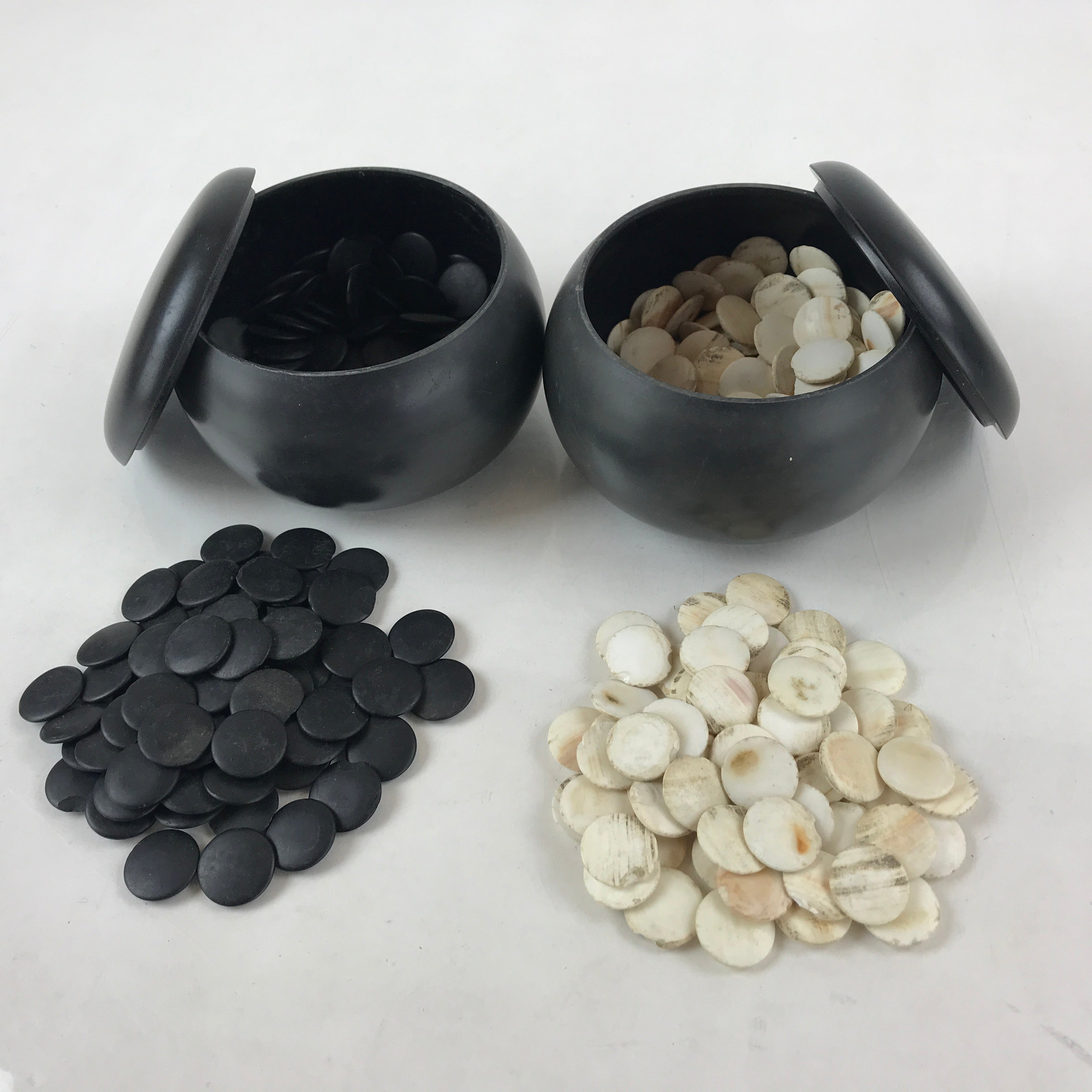 Japanese Go Stone Goishi Game Pieces Vtg Black Plastic Bowls Shell Stone GO85