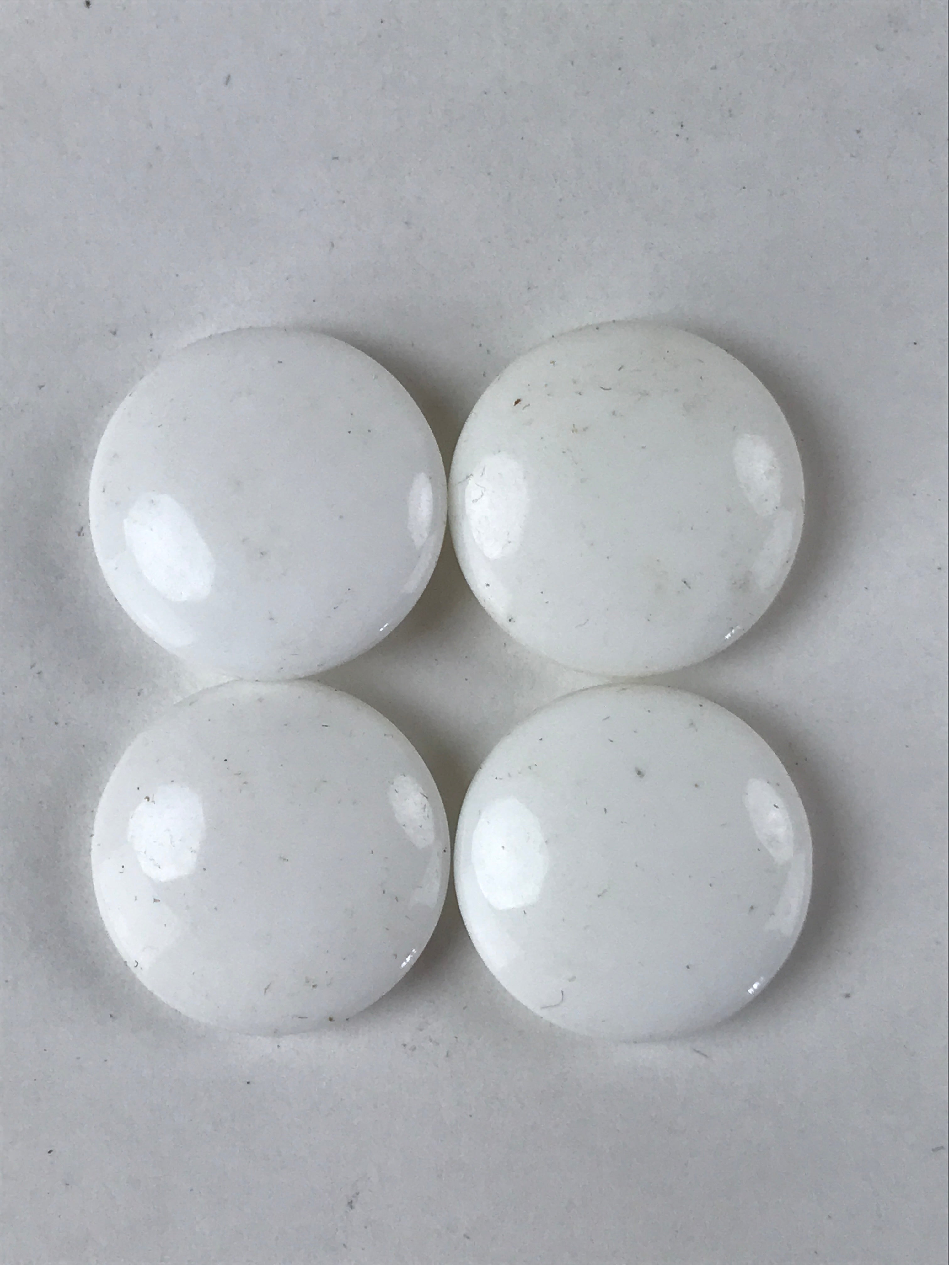 Japanese Go Stone Goishi Game Pieces Vtg Igo Brown Wooden Bowls Glass GO88