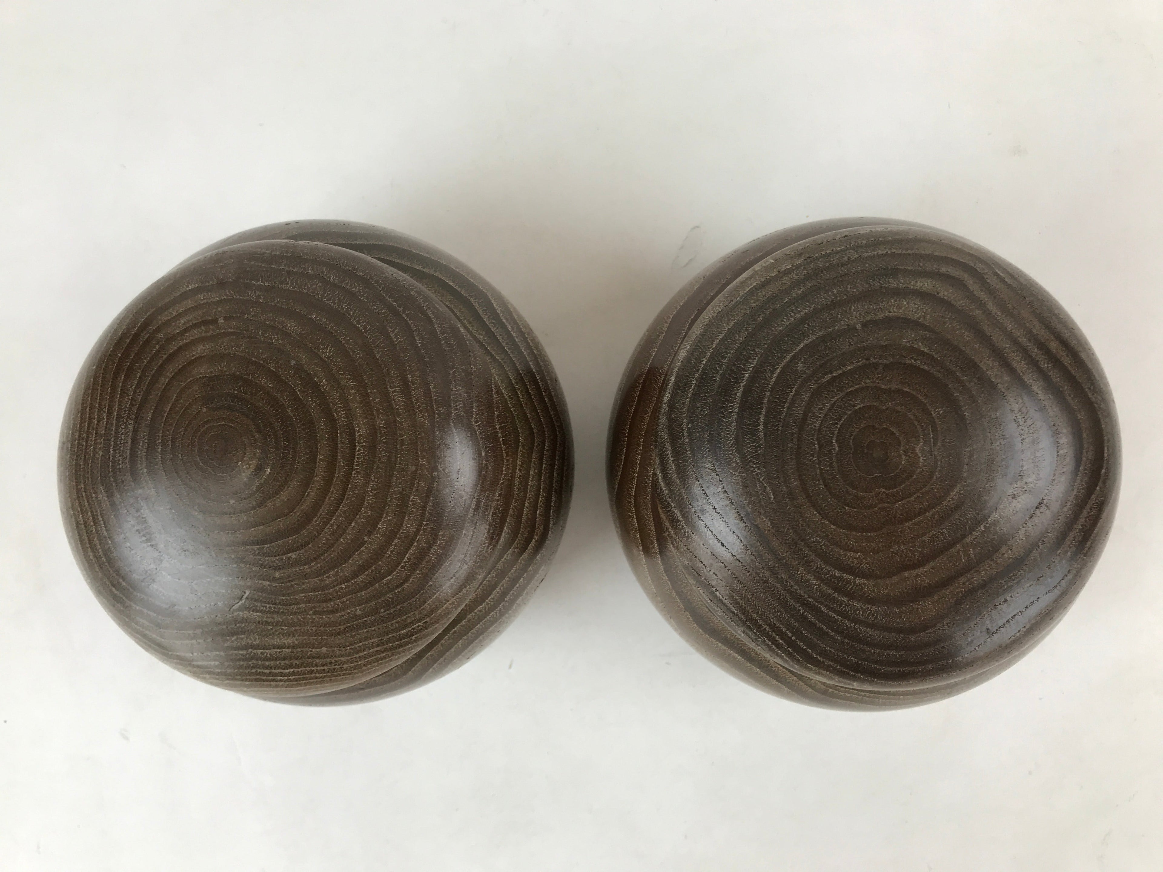 Japanese Go Stone Goishi Game Pieces Vtg Igo Brown Wooden Bowls Glass GO91