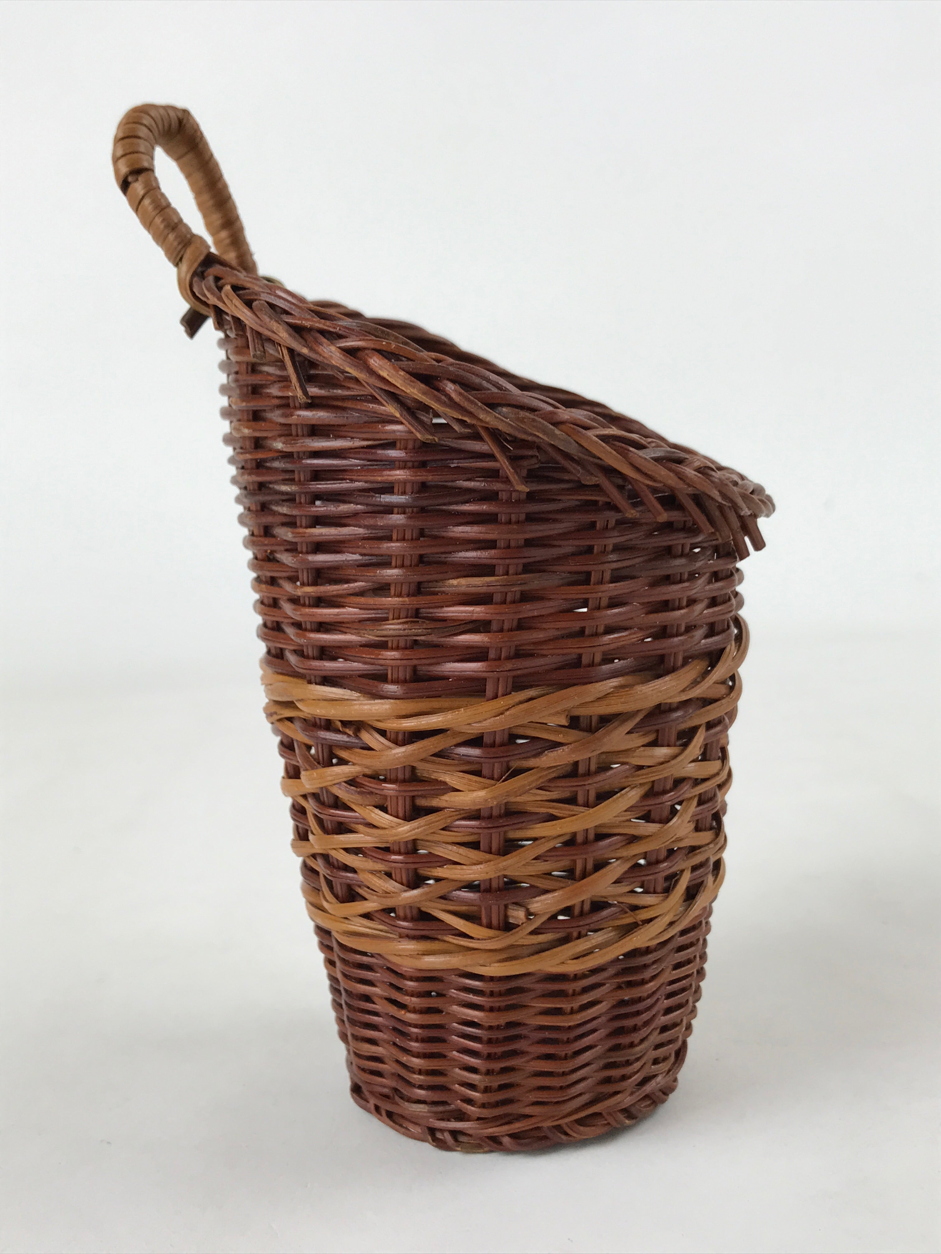 Japanese Handwoven Bamboo Basket Vtg Hanging Small Kago Ikebana Arrangement B232