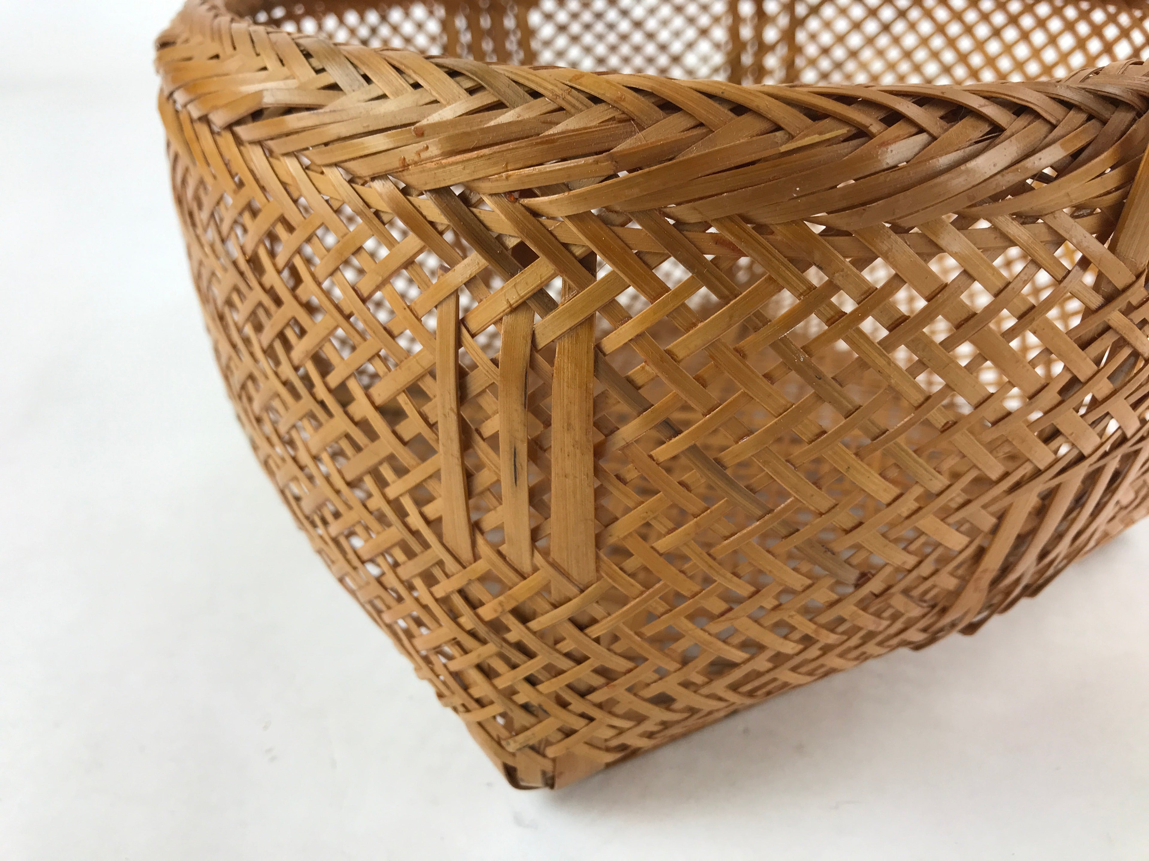 Japanese Handwoven Bamboo Basket Vtg Kago Ikebana Arrangement Kado Brown B226