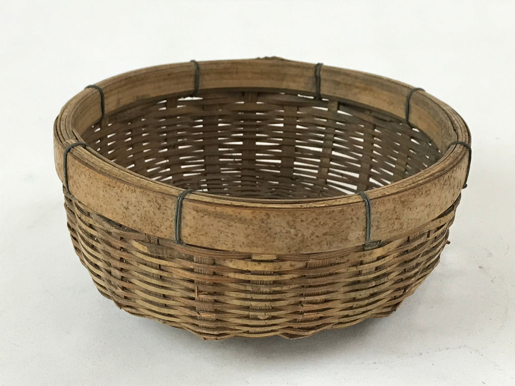 Japanese Handwoven Bamboo Fishing Basket Vtg Kago Tsurikago Brown Lid B229