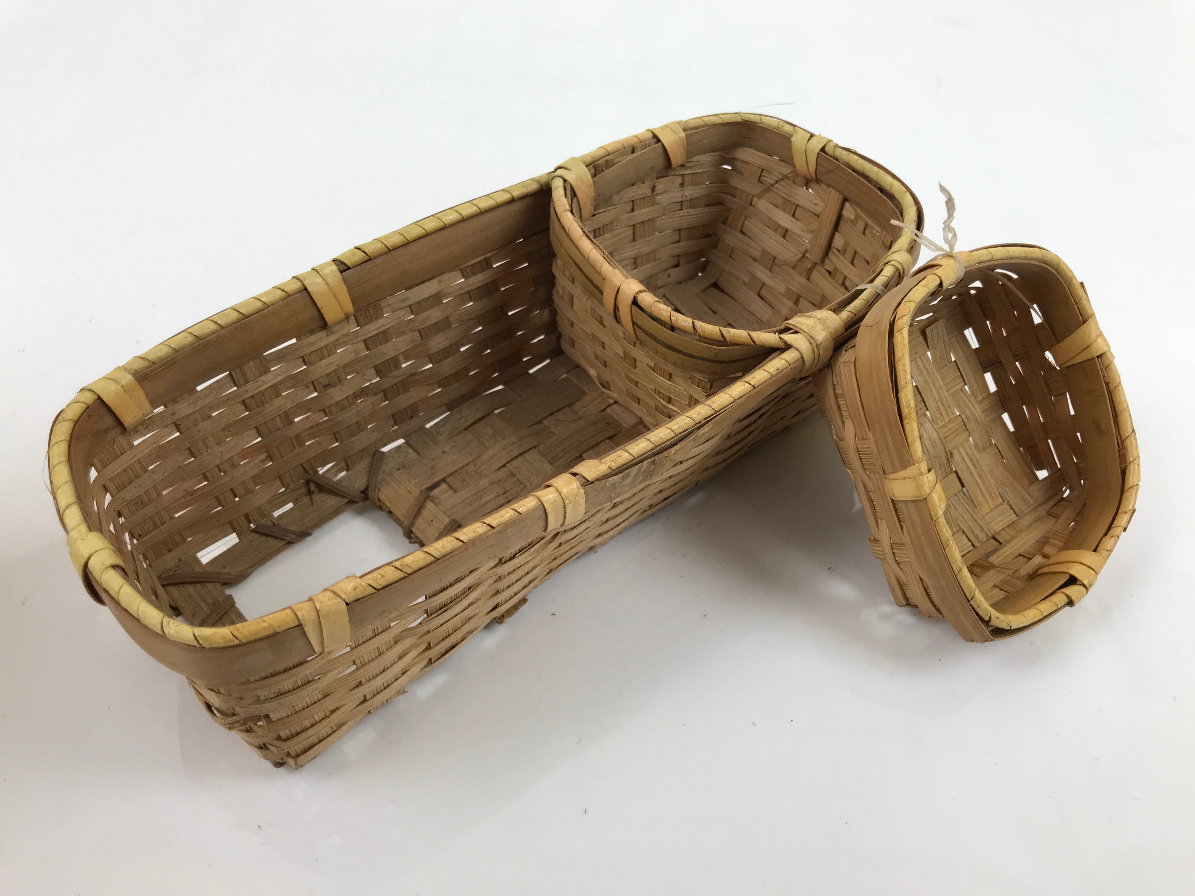 Japanese Handwoven Wooden Fishing Basket Vtg Kago Tsurikago Brown Lid B239