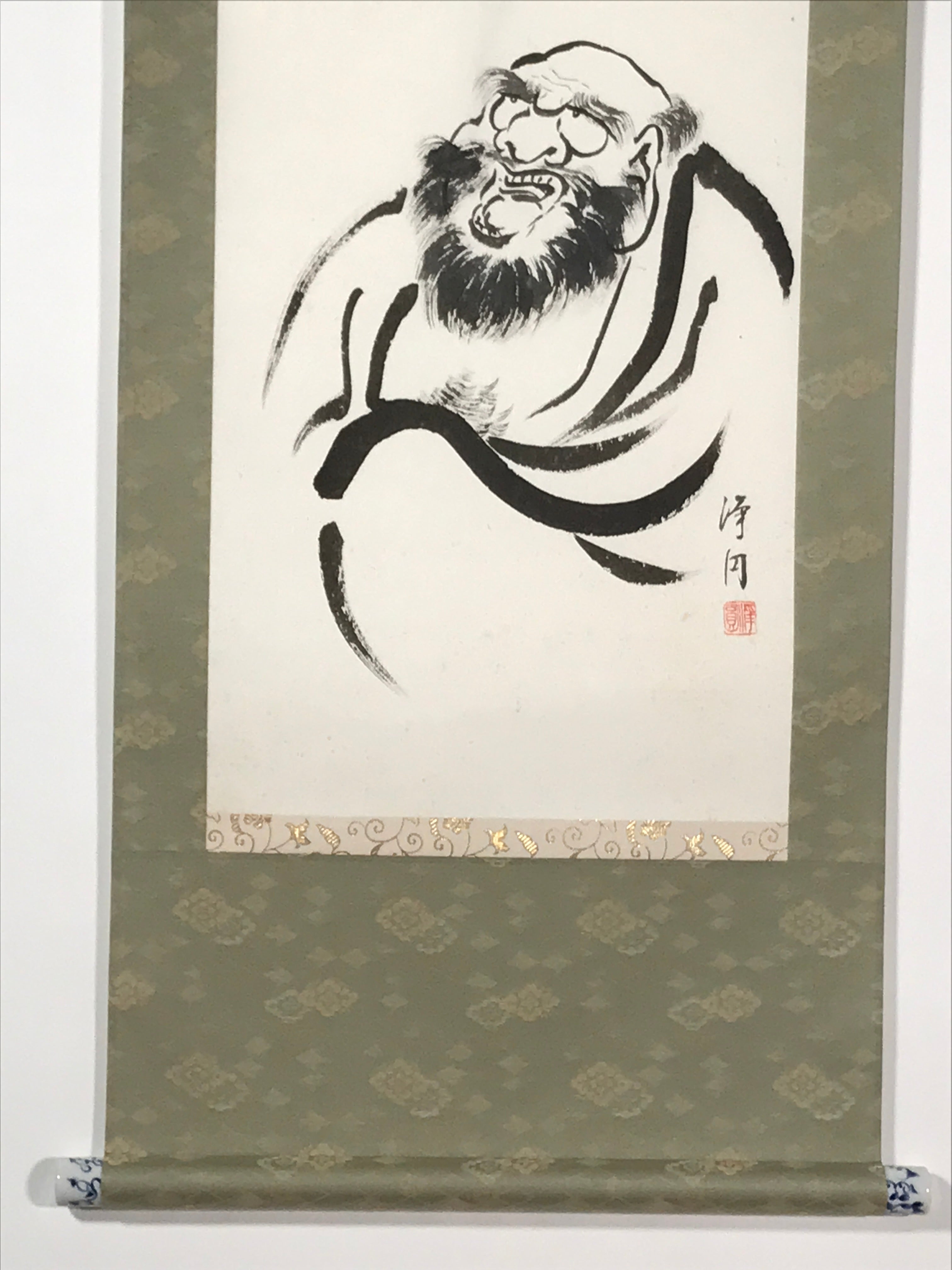 Japanese Hanging Scroll Kakejiku Vtg Daruma Buddhist Monk Portrait Black KJ83