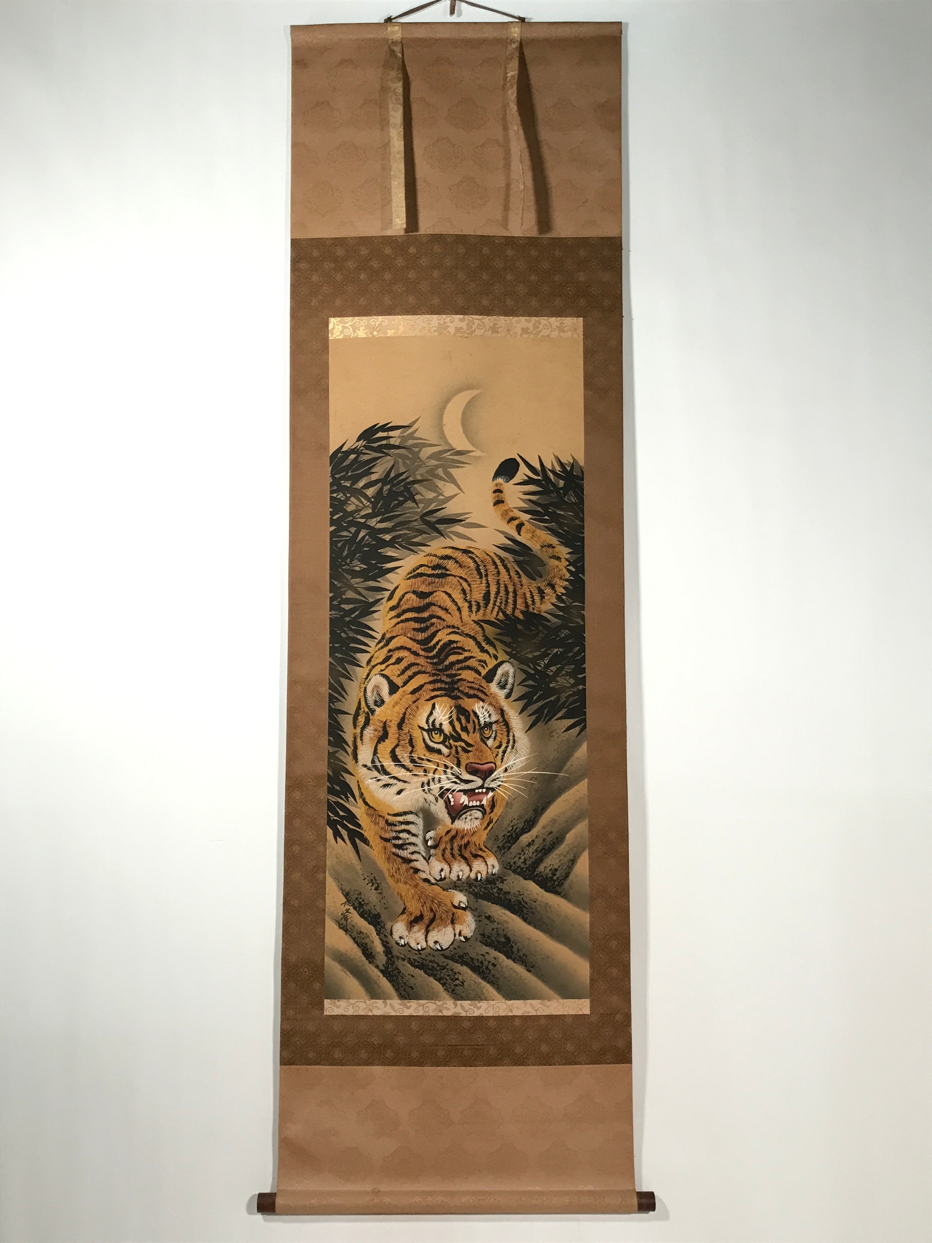 Japanese Hanging Scroll Kakejiku Vtg Fierce Tiger Bamboo Moon Ink Color KJ103