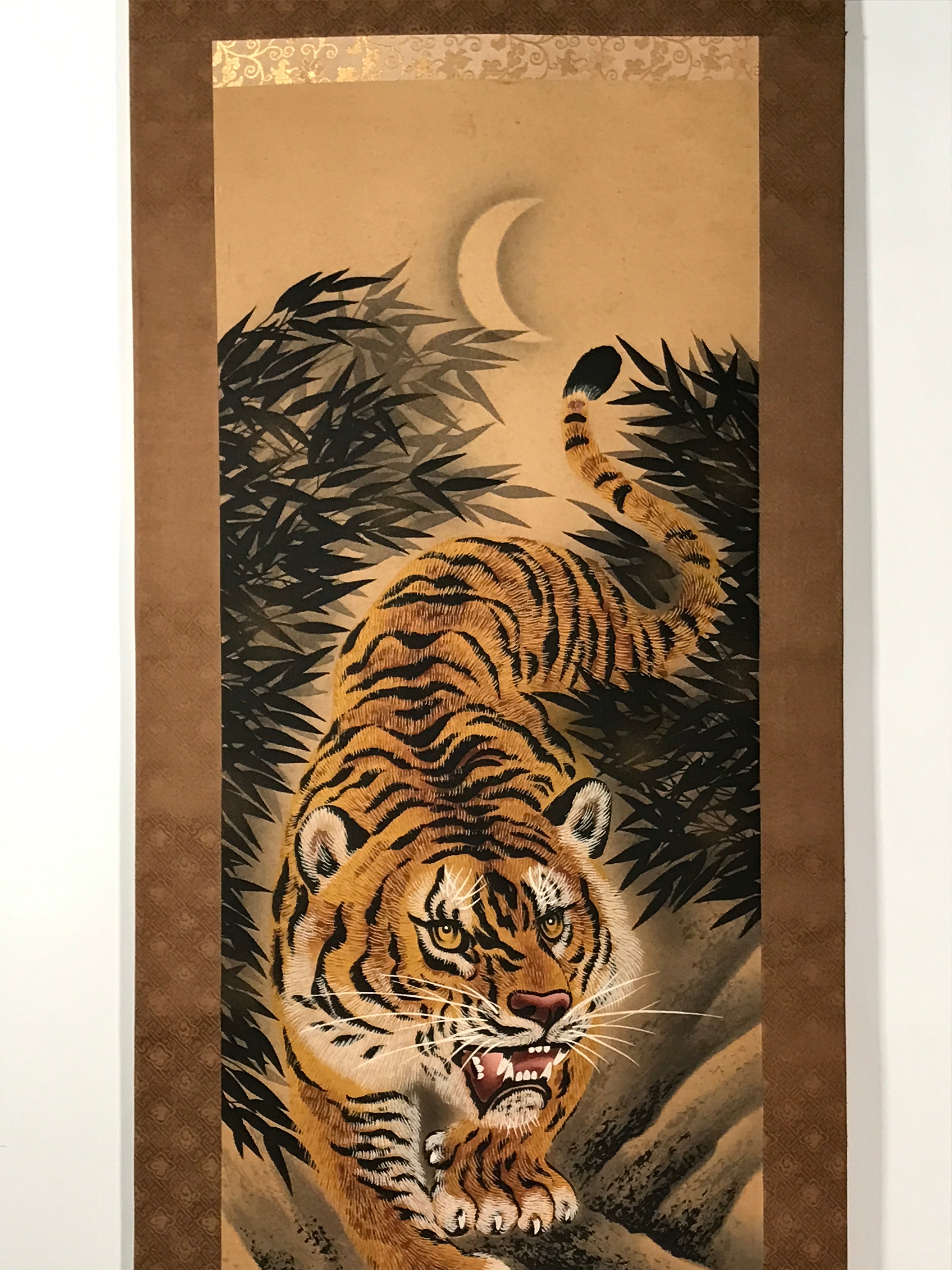 Japanese Hanging Scroll Kakejiku Vtg Fierce Tiger Bamboo Moon Ink Color KJ103