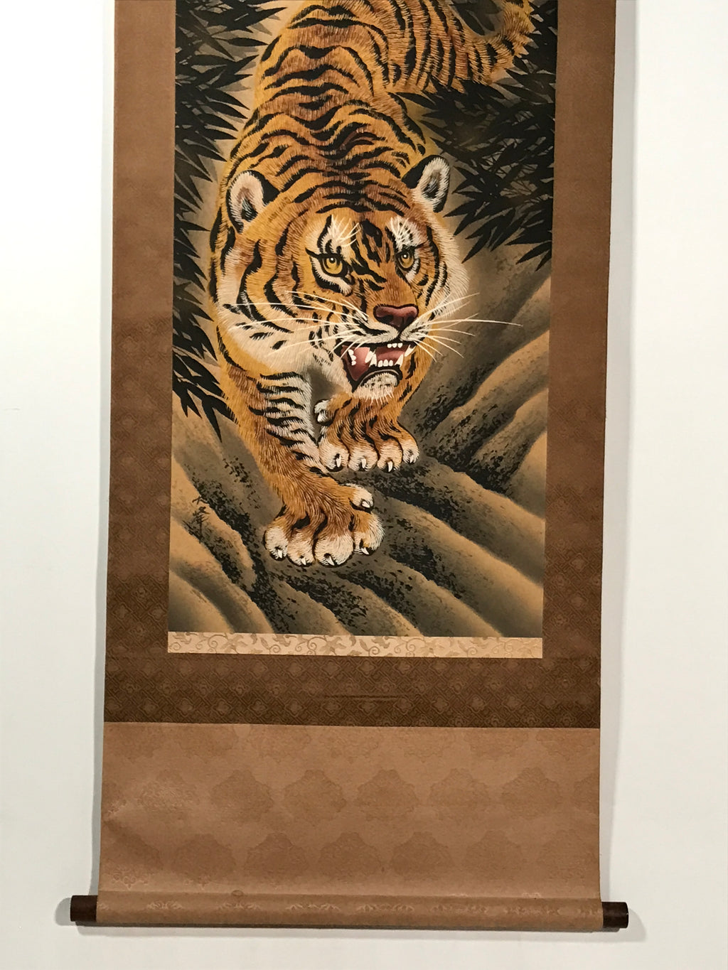 Japanese Hanging Scroll Kakejiku Vtg Fierce Tiger Bamboo Moon Ink Color KJ103