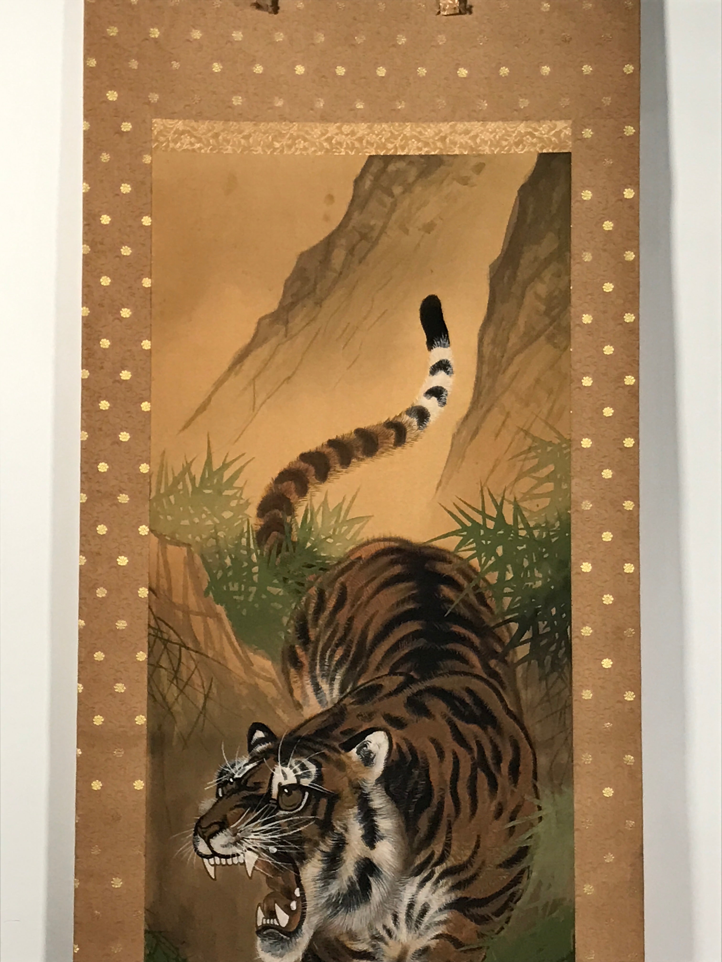 Japanese Hanging Scroll Kakejiku Vtg Fierce Tiger Orange Black Mountain Ink KJ90