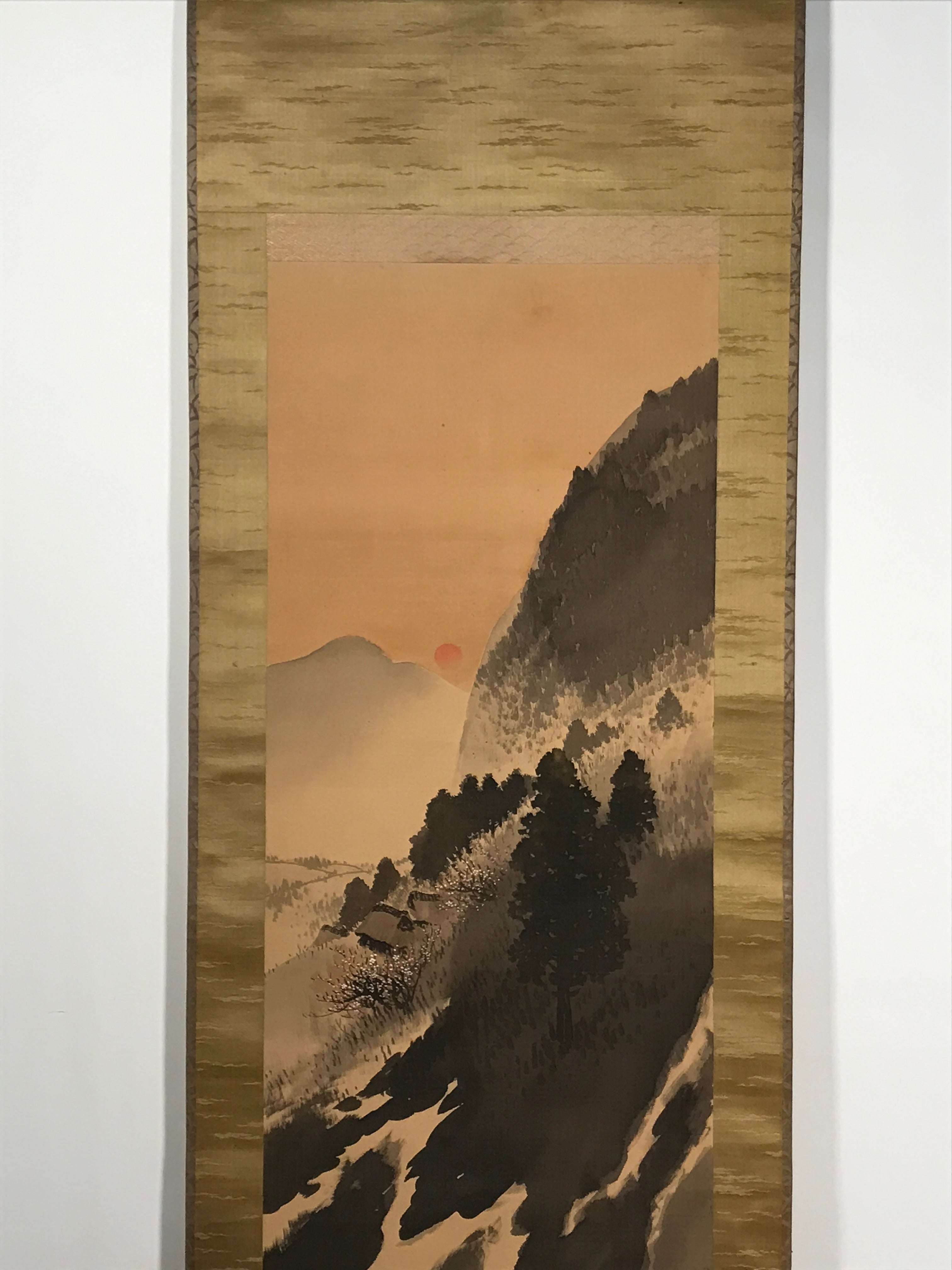 Japanese Hanging Scroll Kakejiku Vtg Landscape Mountain Rising Sun Color KJ171