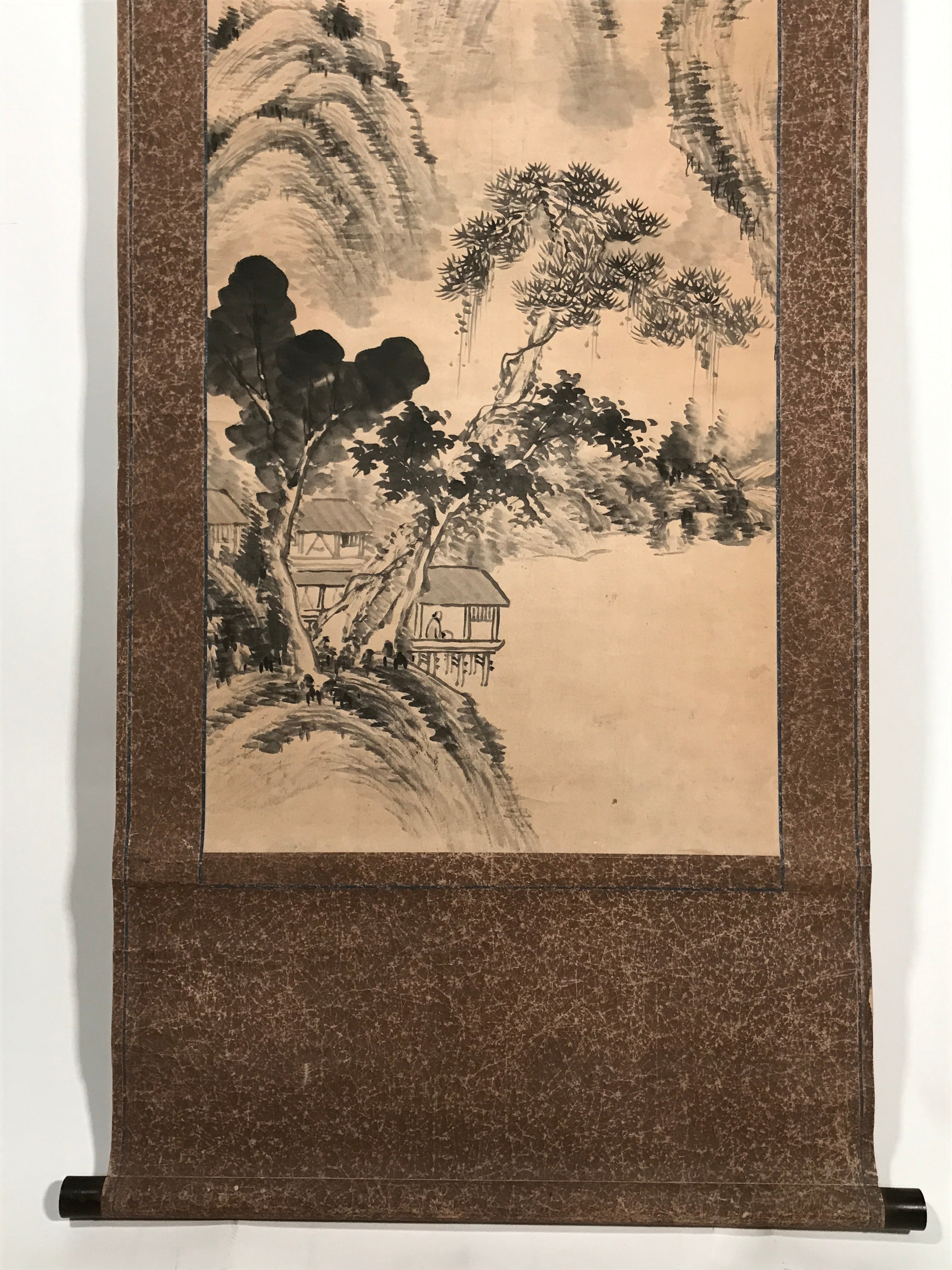 Japanese Hanging Scroll Kakejiku Vtg Man Sitting Mountains Landscape Black KJ193