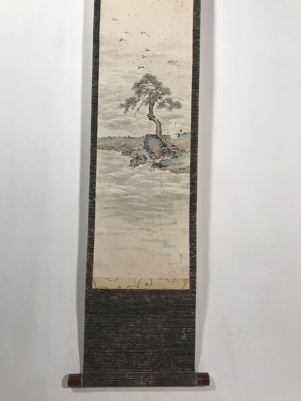 Japanese Hanging Scroll Kakejiku Vtg Pine Tree Flying Cranes Bird Color KJ129