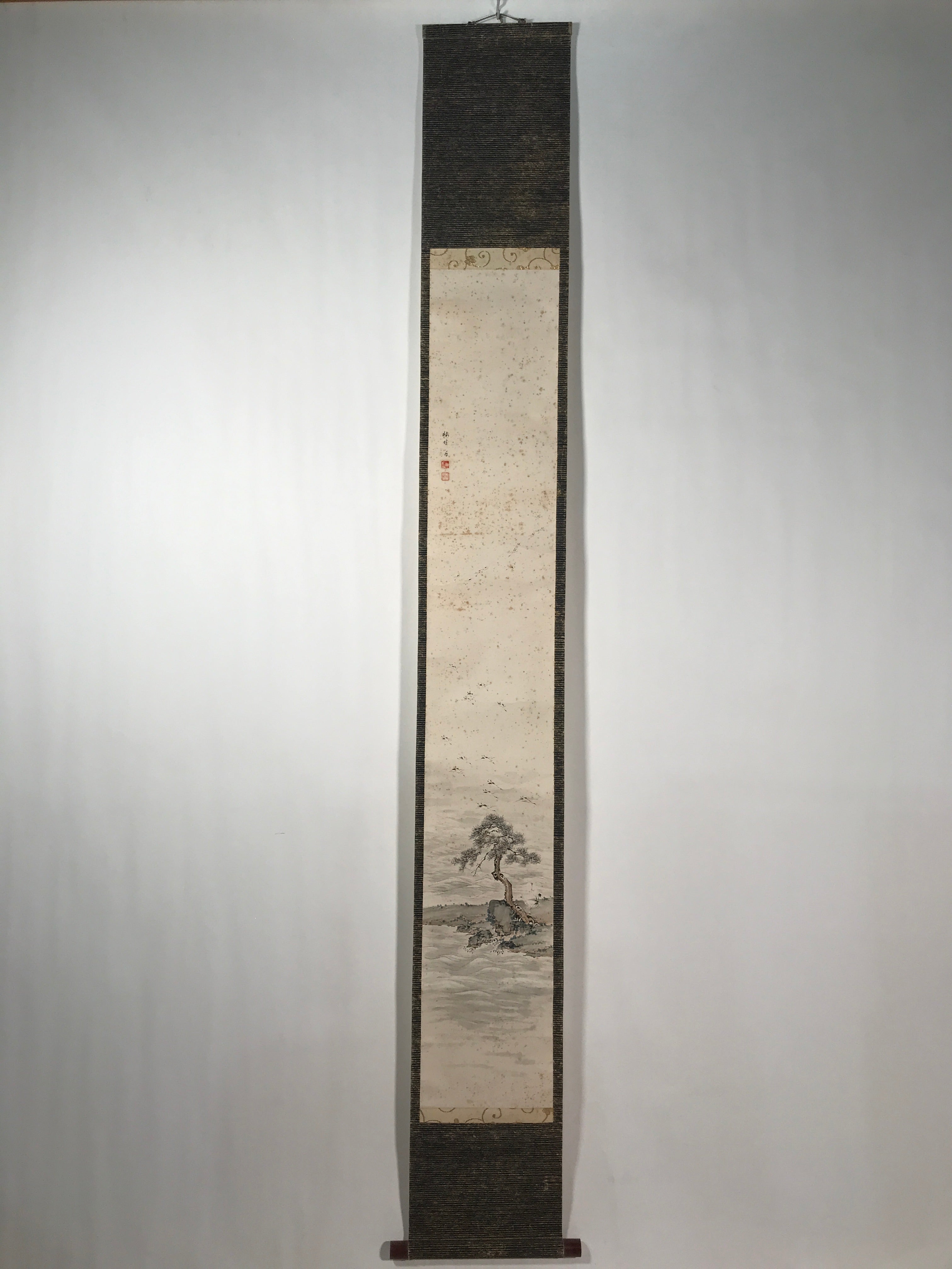 Japanese Hanging Scroll Kakejiku Vtg Pine Tree Flying Cranes Bird Color KJ129