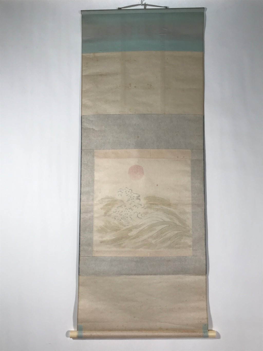 Japanese Hanging Scroll Kakejiku Vtg Waves Rising Sun Seascape Color KJ115