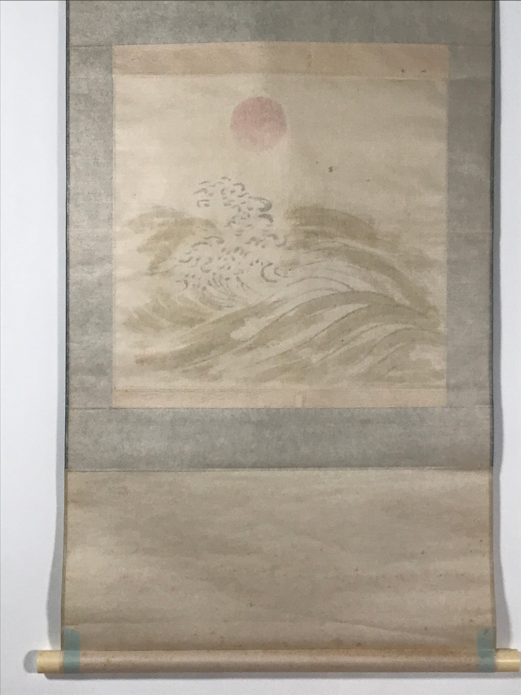 Japanese Hanging Scroll Kakejiku Vtg Waves Rising Sun Seascape Color KJ115