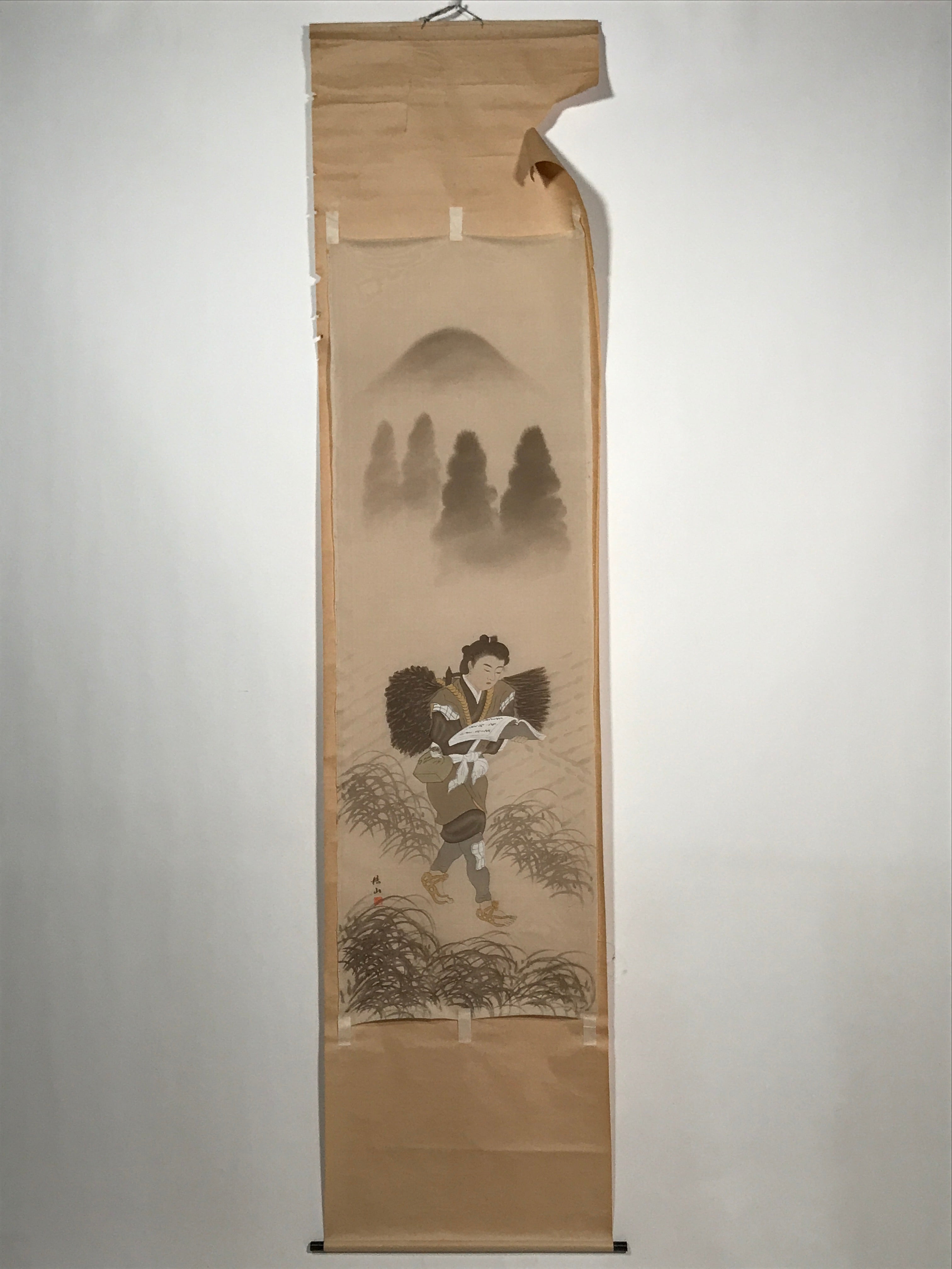 Japanese Hanging Scroll Vtg Boy Reading Walking Ninomiya Sontoku SC946