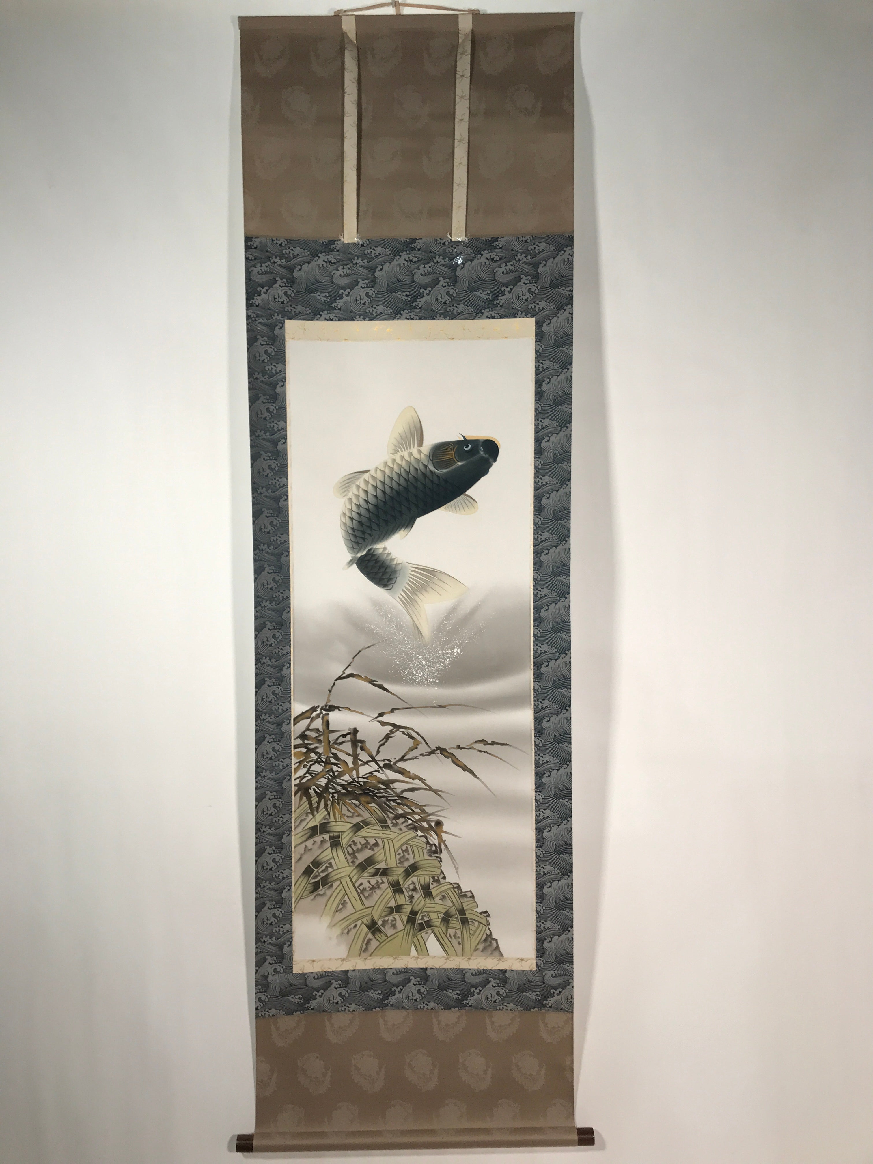 Japanese Hanging Scroll Vtg Kakejiku Jumping Carp Wave Pattern Koi Gray KJ65