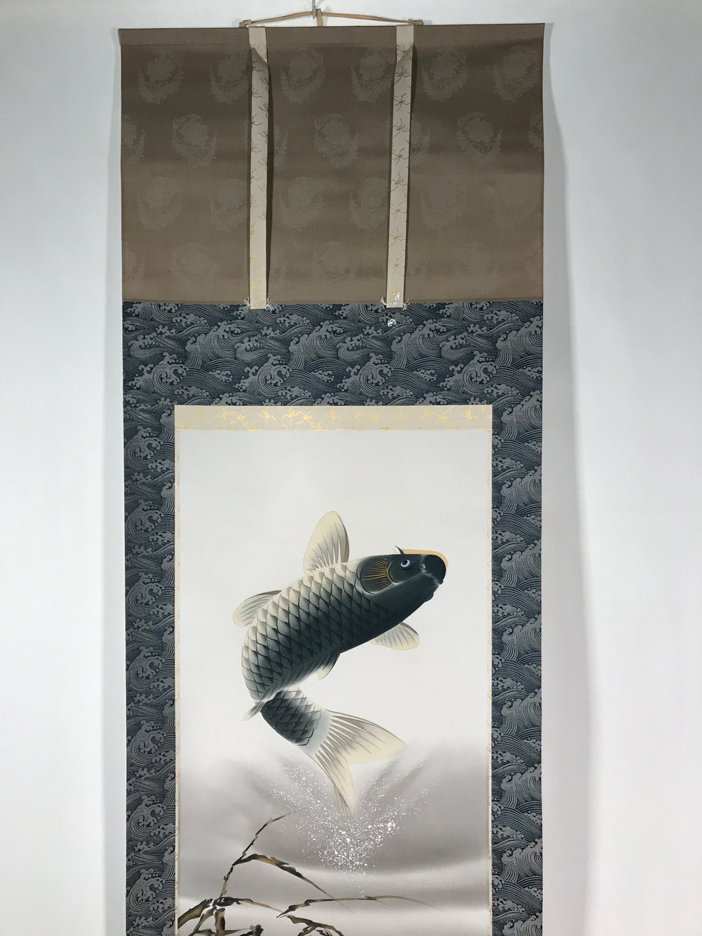 Japanese Hanging Scroll Vtg Kakejiku Jumping Carp Wave Pattern Koi Gray KJ65