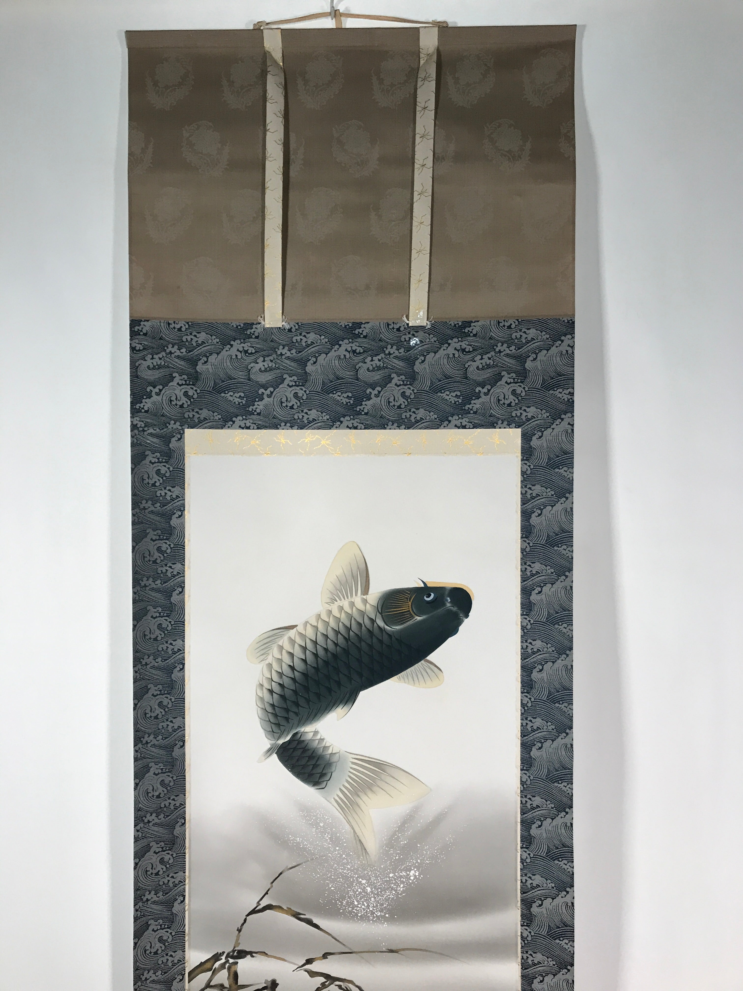 Japanese Hanging Scroll Vtg Kakejiku Jumping Carp Wave Pattern Koi Gray KJ65