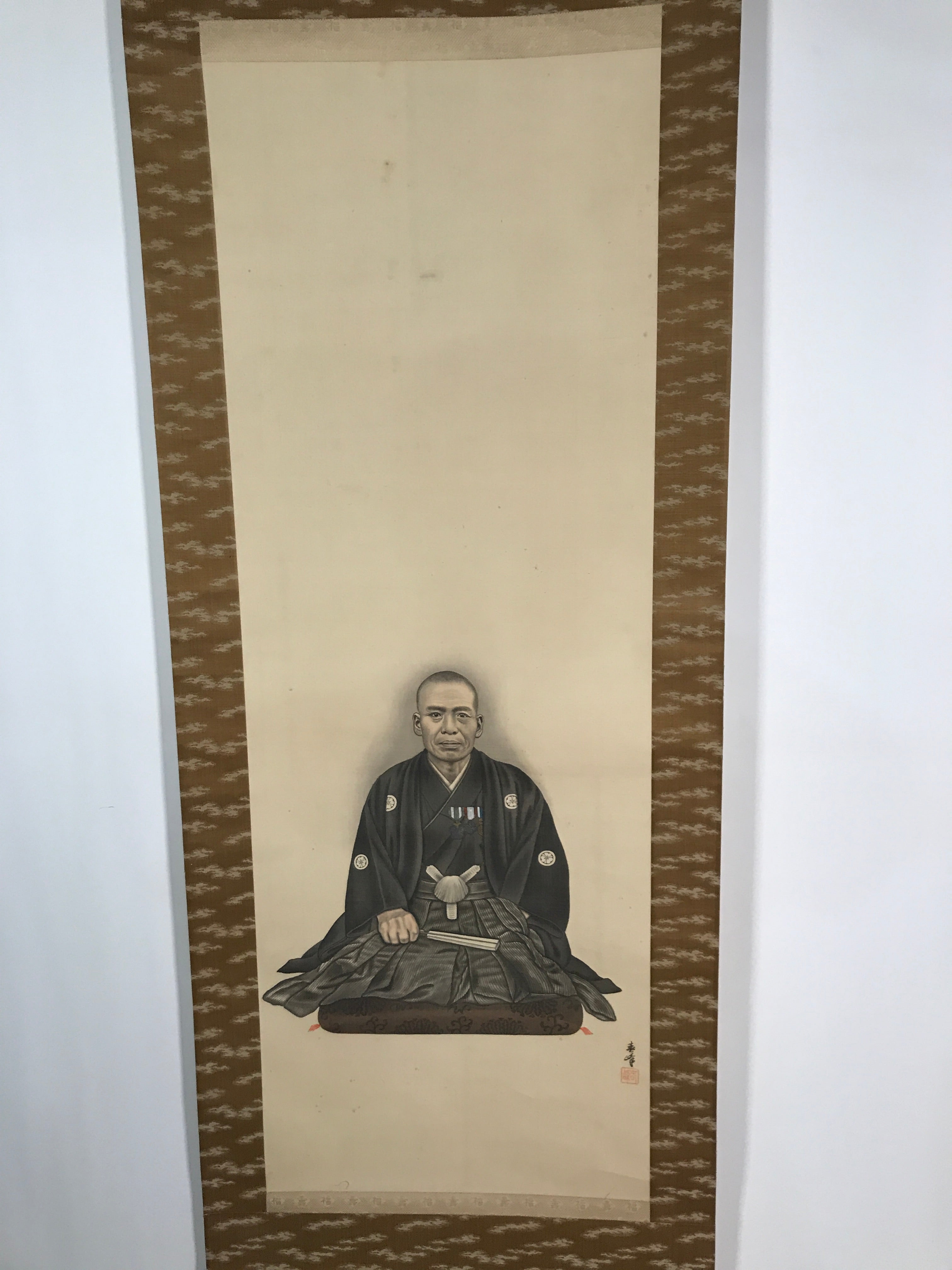 Japanese Hanging Scroll Vtg Kakejiku Portrait Man Sitting Kimono Medals KJ58