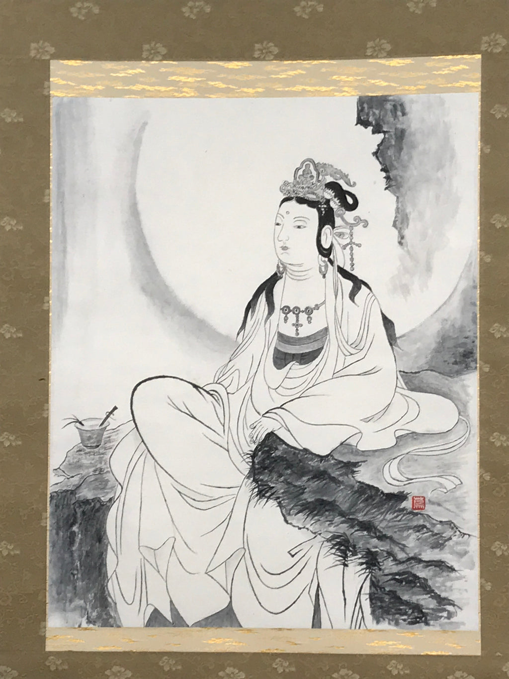 Japanese Hanging Scroll Vtg Kannon Seated On Rock Buddhist Kakejiku SC839