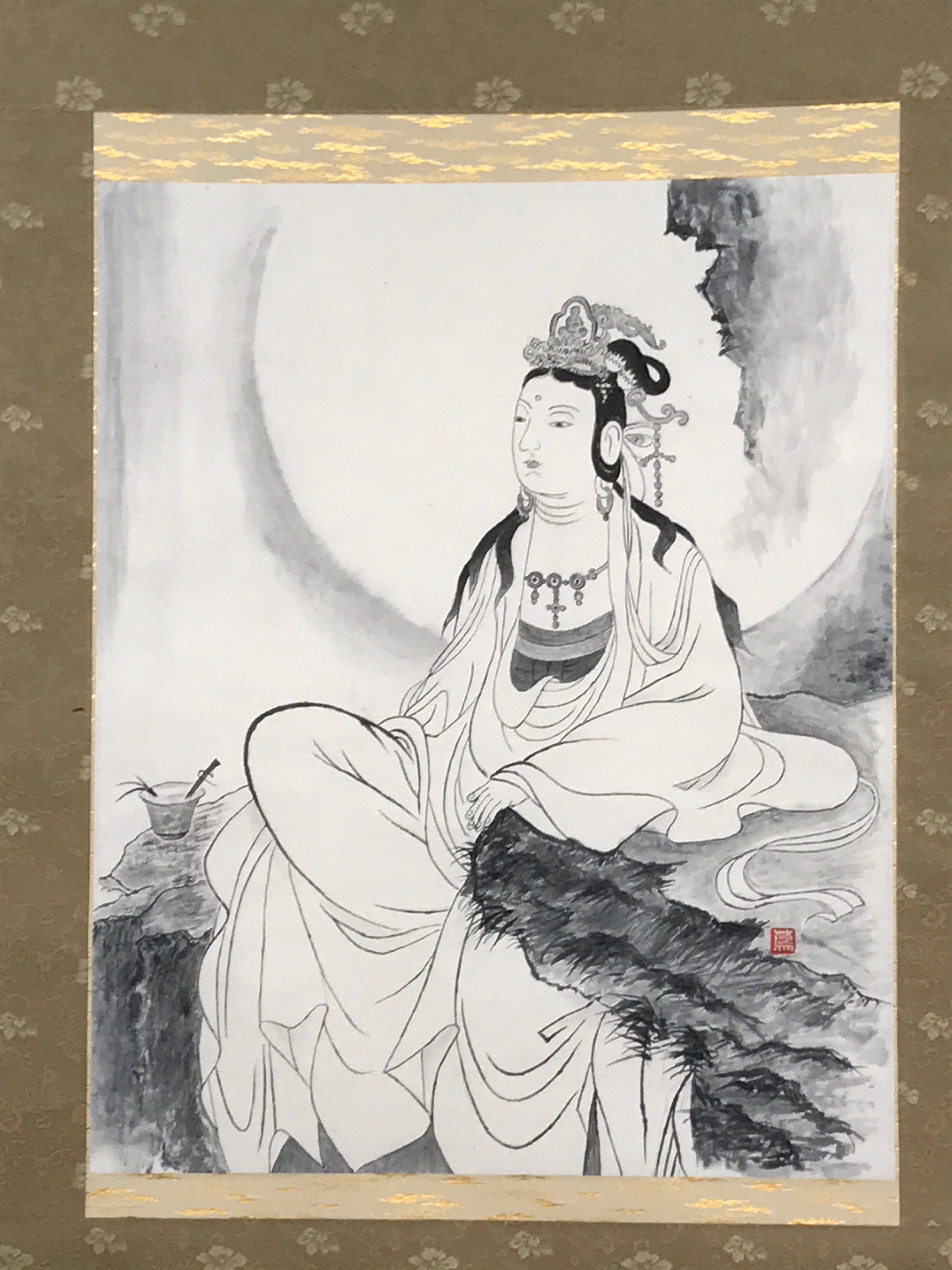 Japanese Hanging Scroll Vtg Kannon Seated On Rock Buddhist Kakejiku SC839