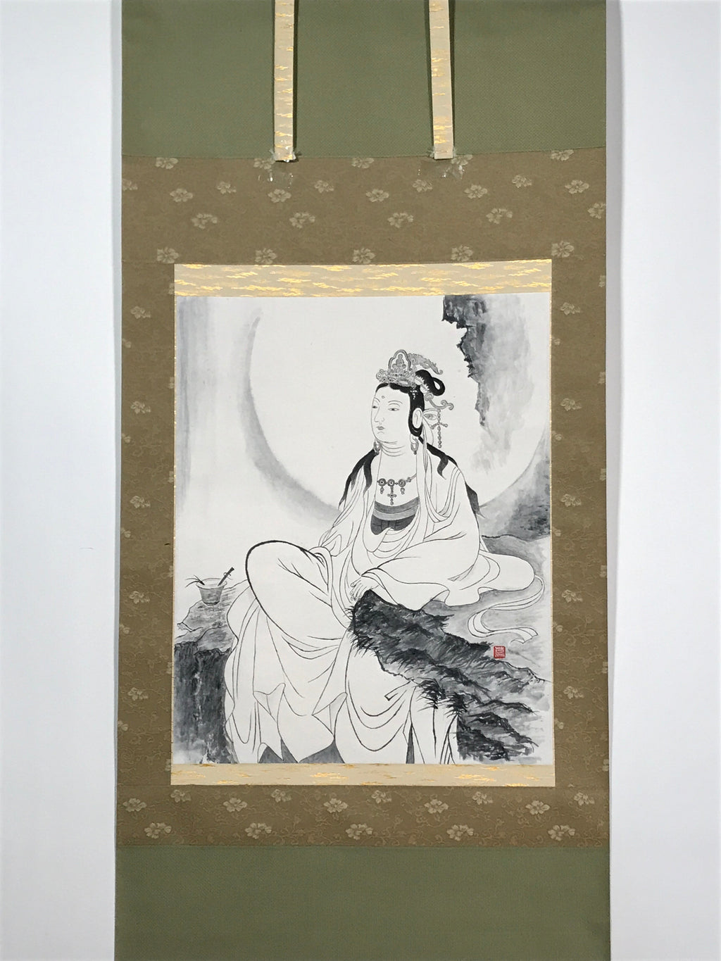 Japanese Hanging Scroll Vtg Kannon Seated On Rock Buddhist Kakejiku SC839