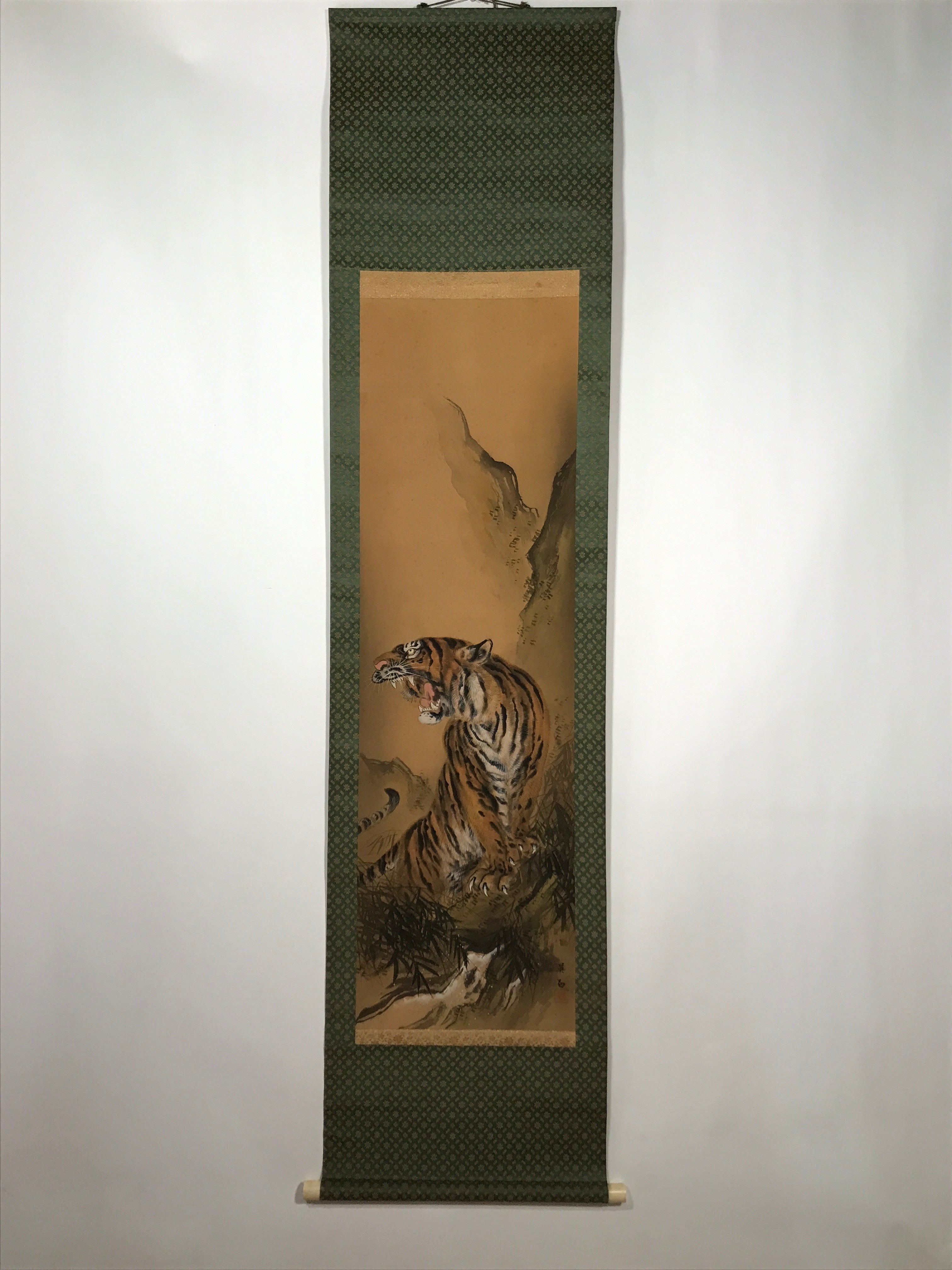 Japanese Hanging Scroll Vtg Roaring Tiger Orange Zodiac Animal Kakejiku SC819