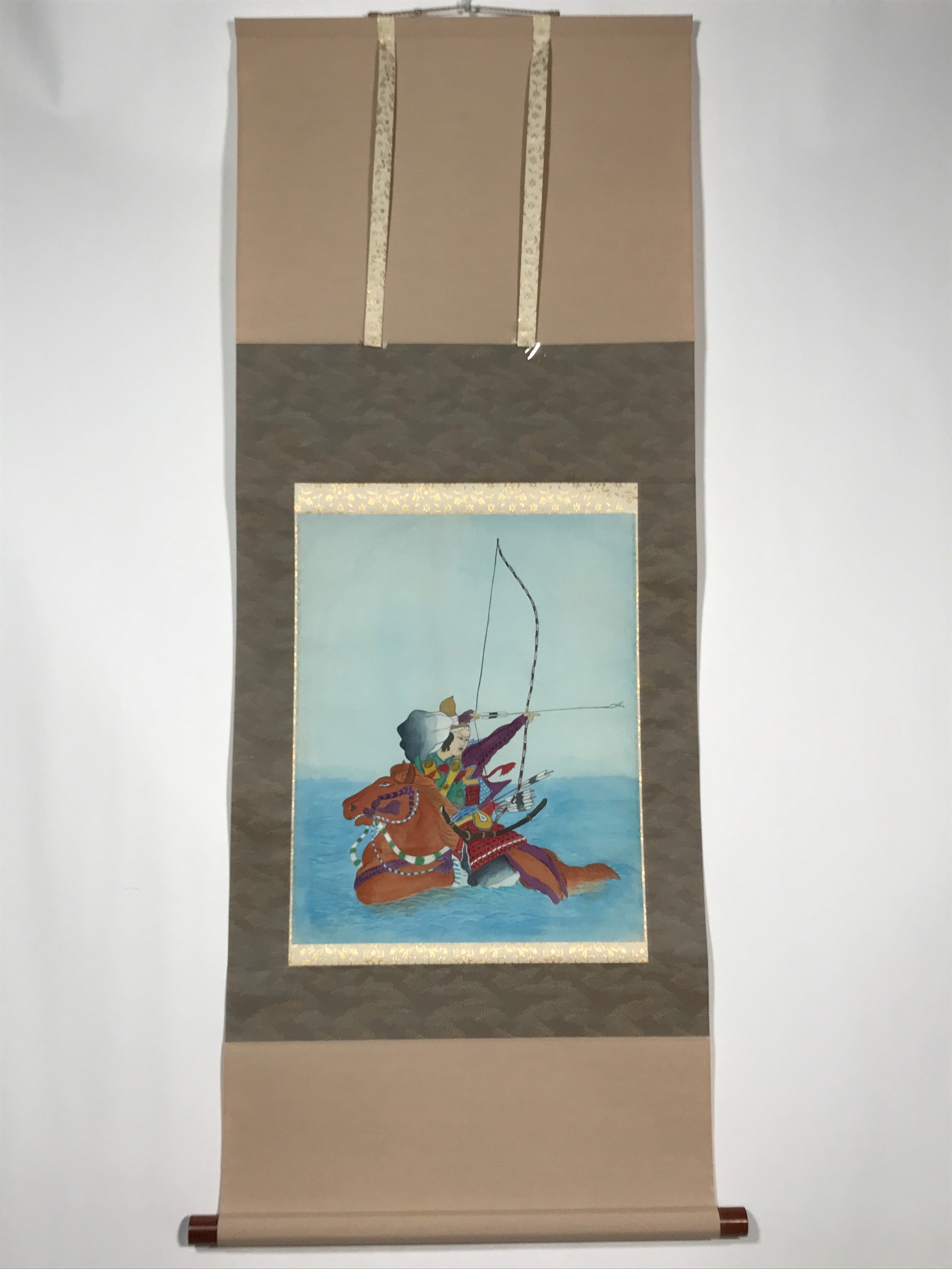 Japanese Hanging Scroll Vtg Samurai Bow Horse Sea Yabusame Color Kakejiku SC896