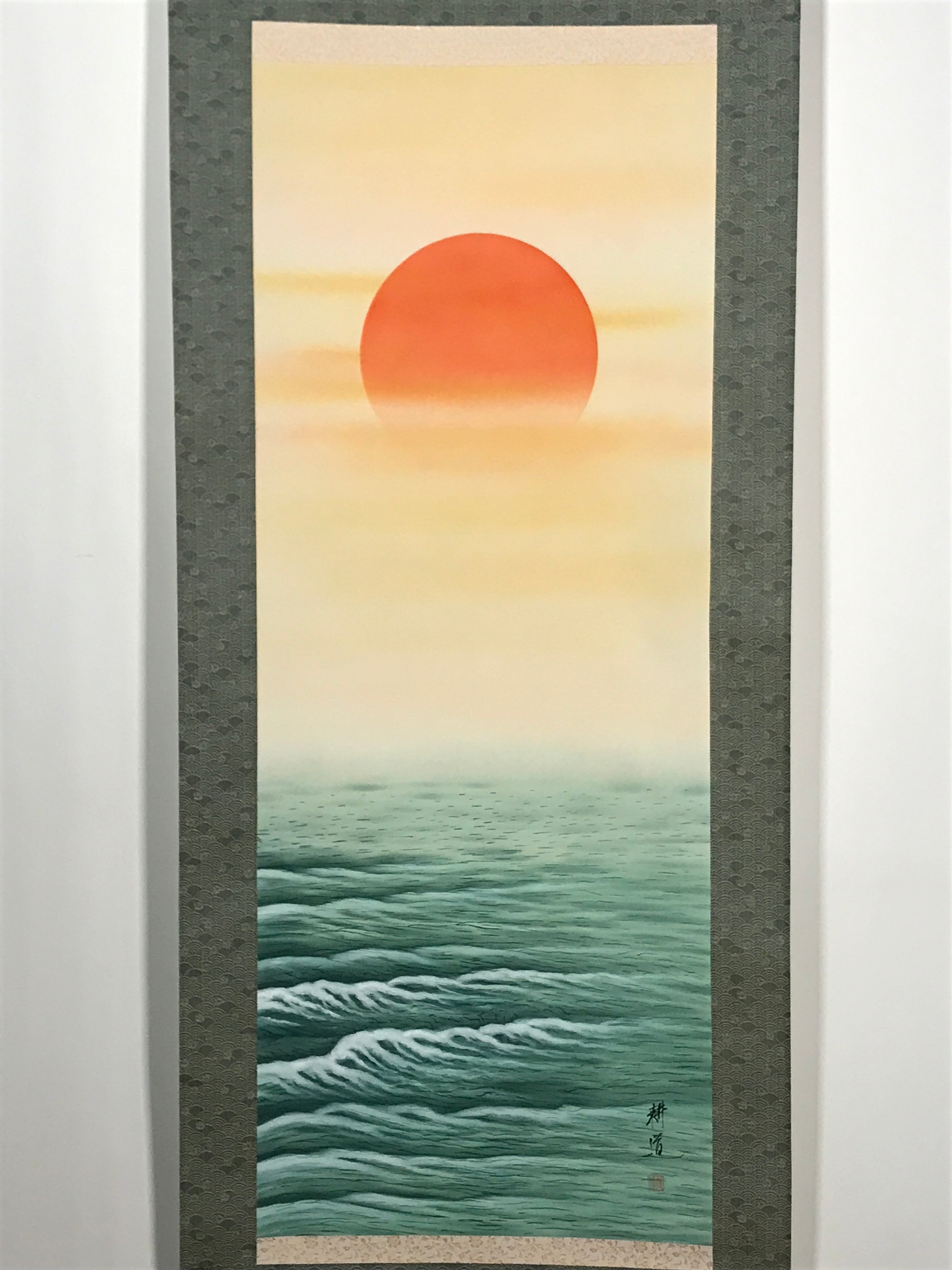 Japanese Hanging Scroll Vtg Sun Rising Calm Waves New Year Kakejiku SC901